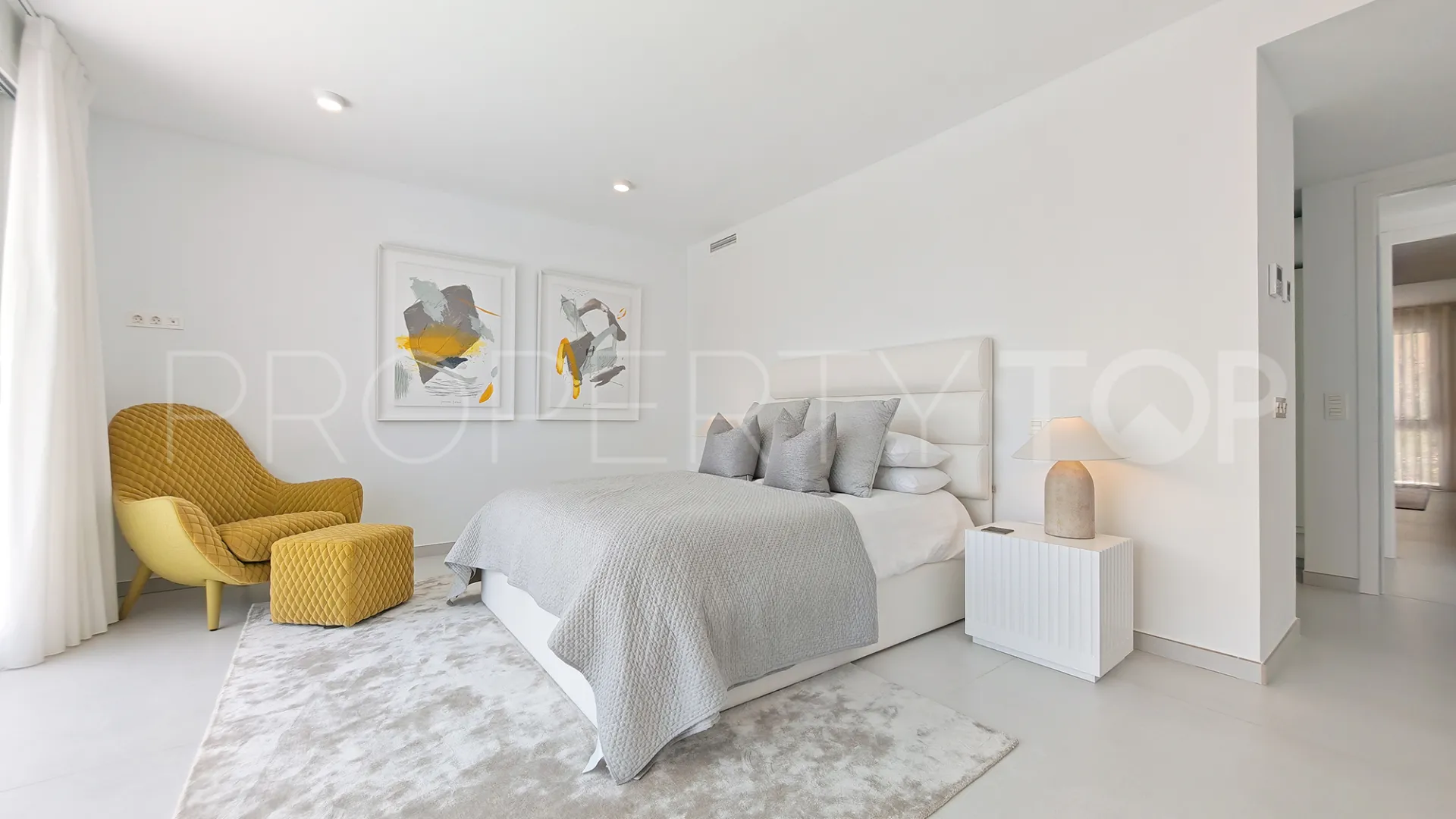 Se vende villa de 4 dormitorios en La Mairena