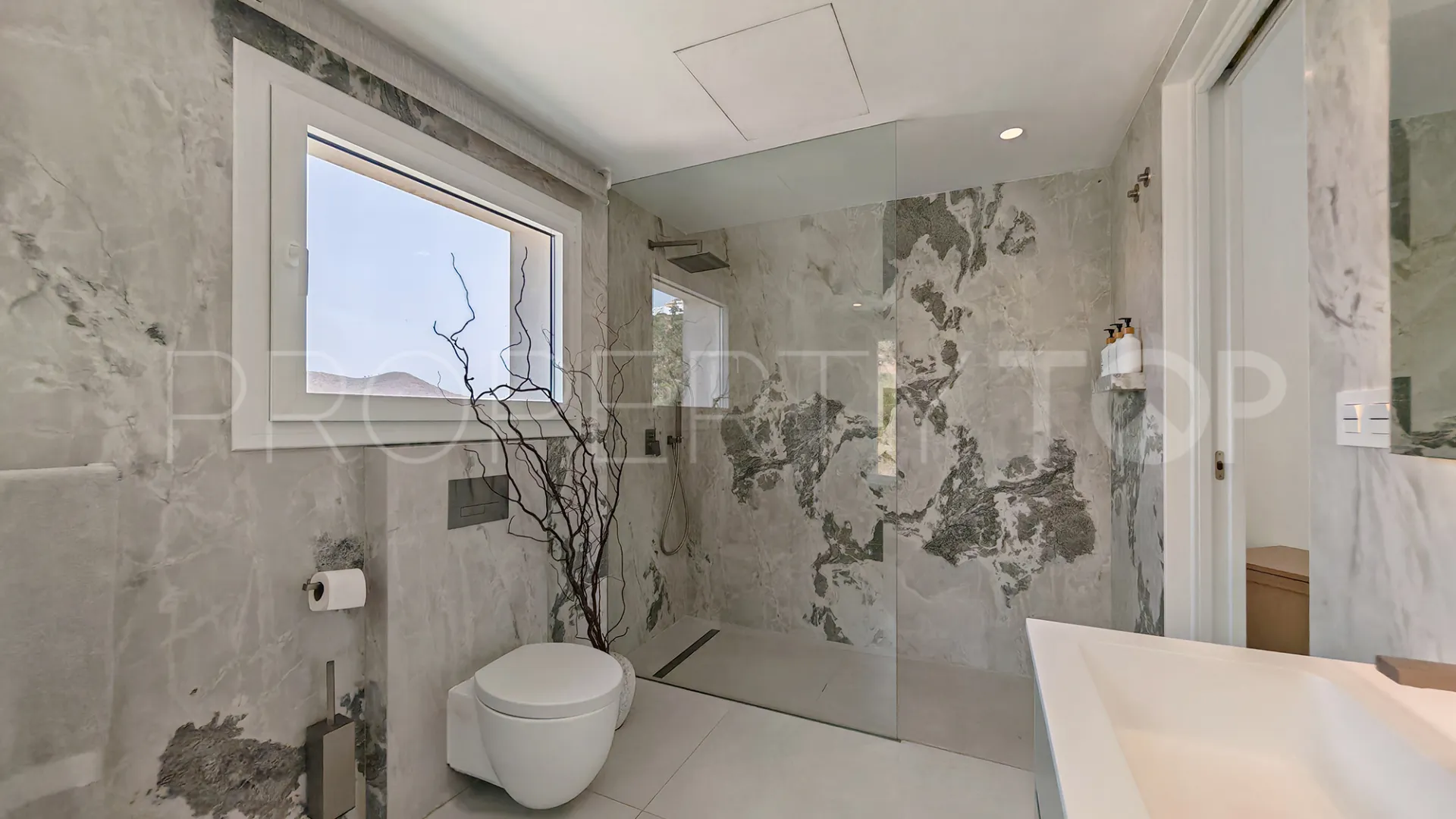 Se vende villa de 4 dormitorios en La Mairena