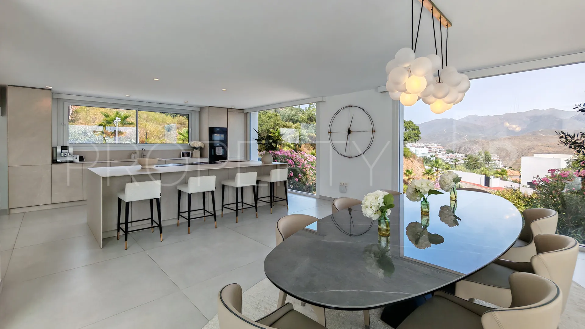 Se vende villa de 4 dormitorios en La Mairena