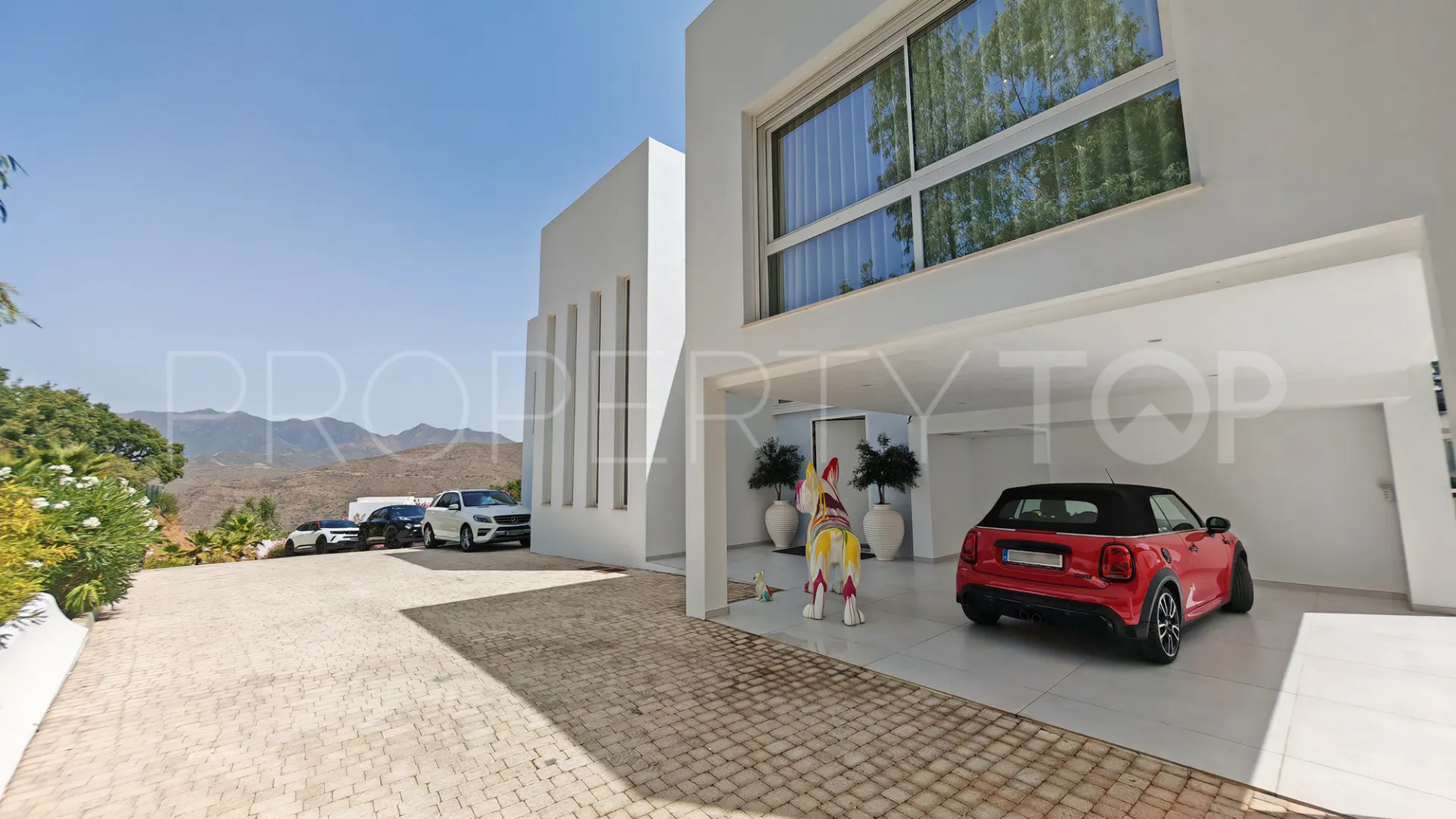 Se vende villa de 4 dormitorios en La Mairena