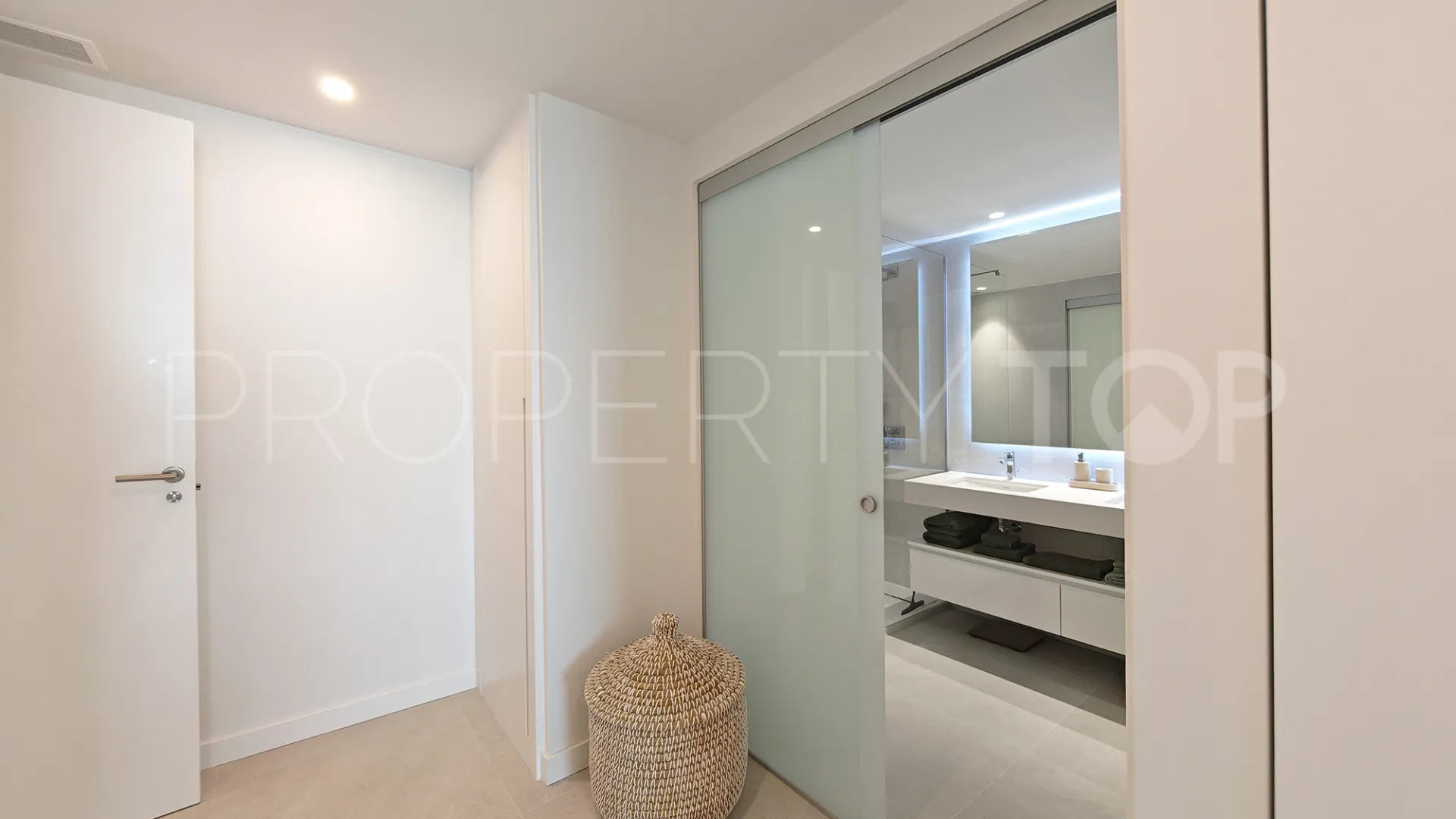 Selwo 3 bedrooms apartment for sale