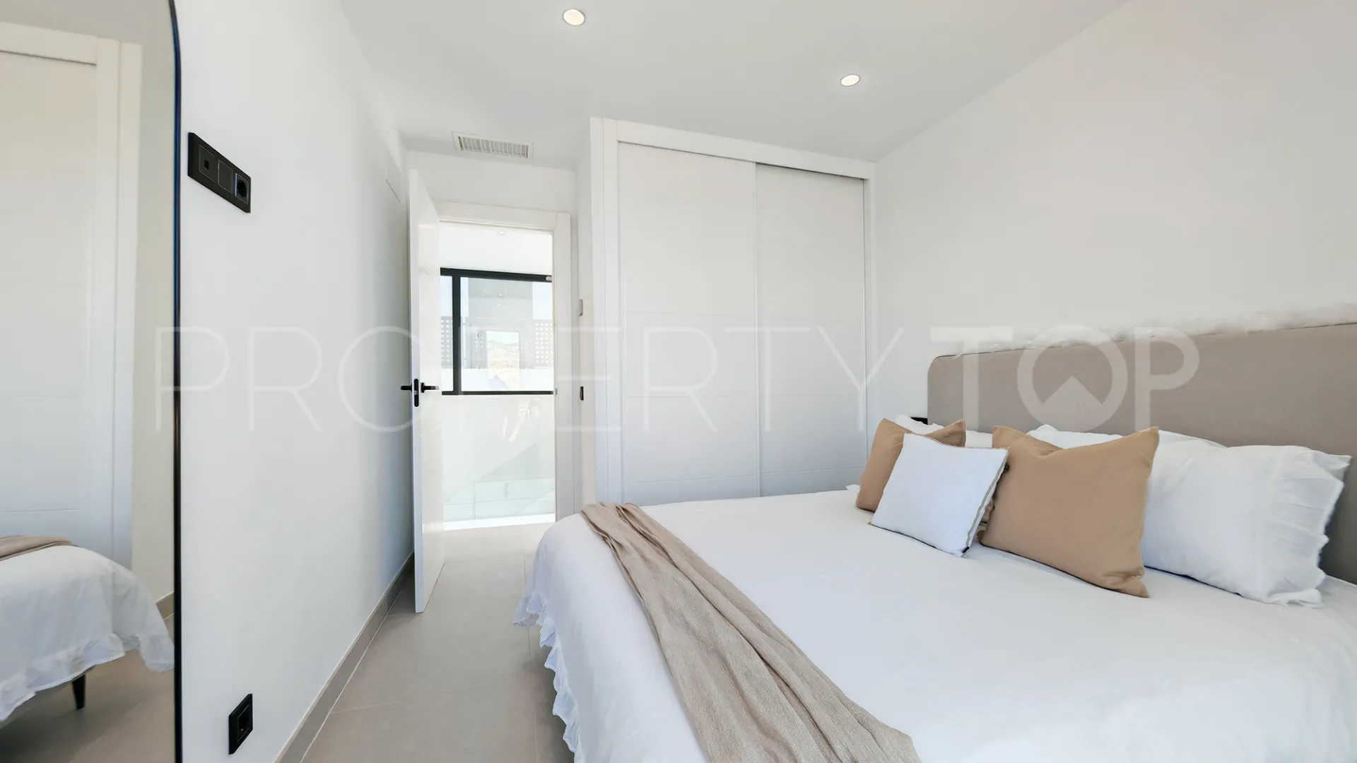 Villa en venta en Estepona