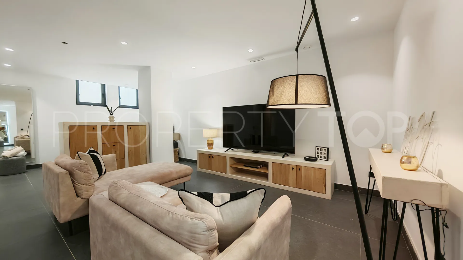 Villa en venta en Estepona