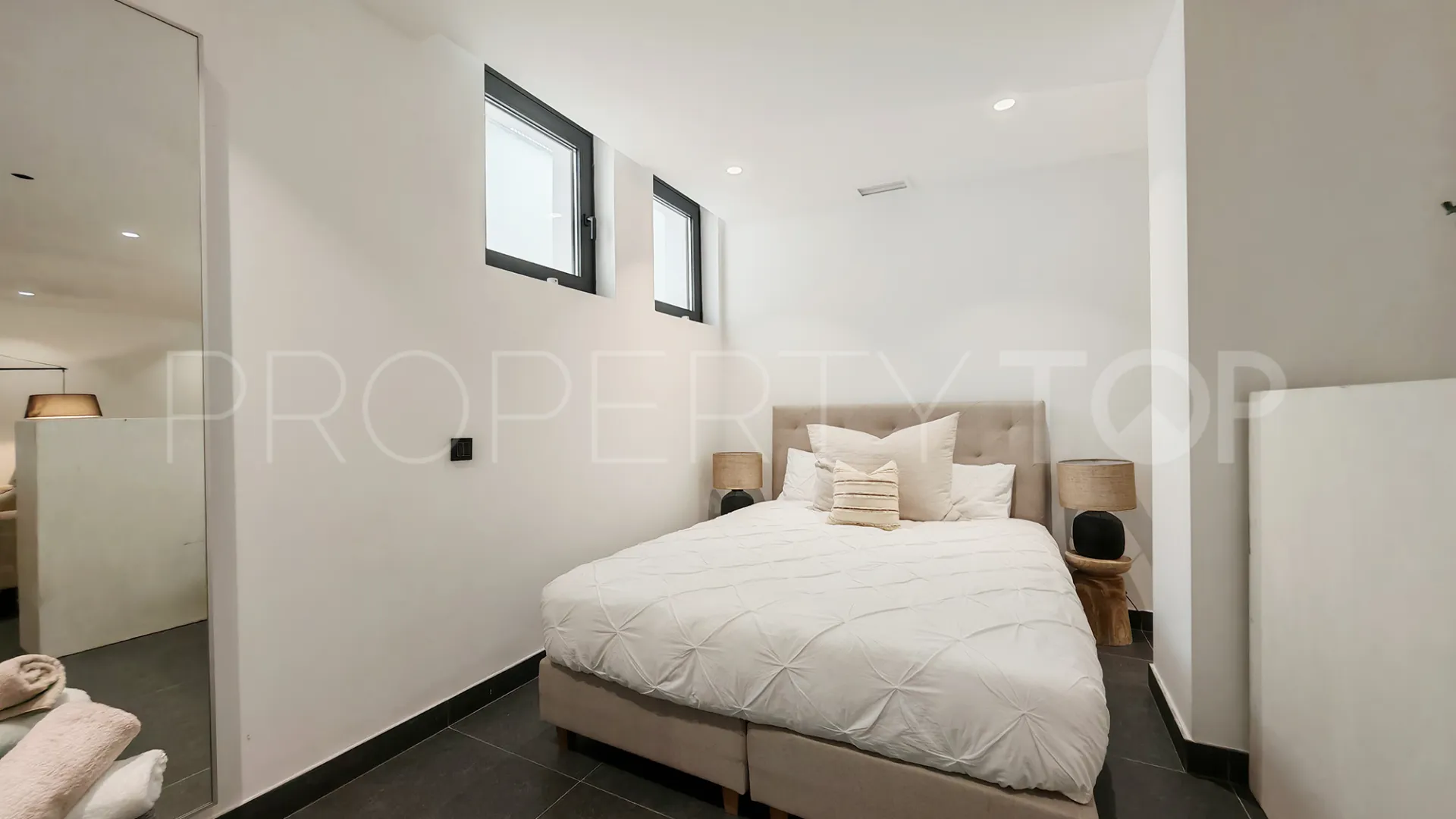 Villa en venta en Estepona