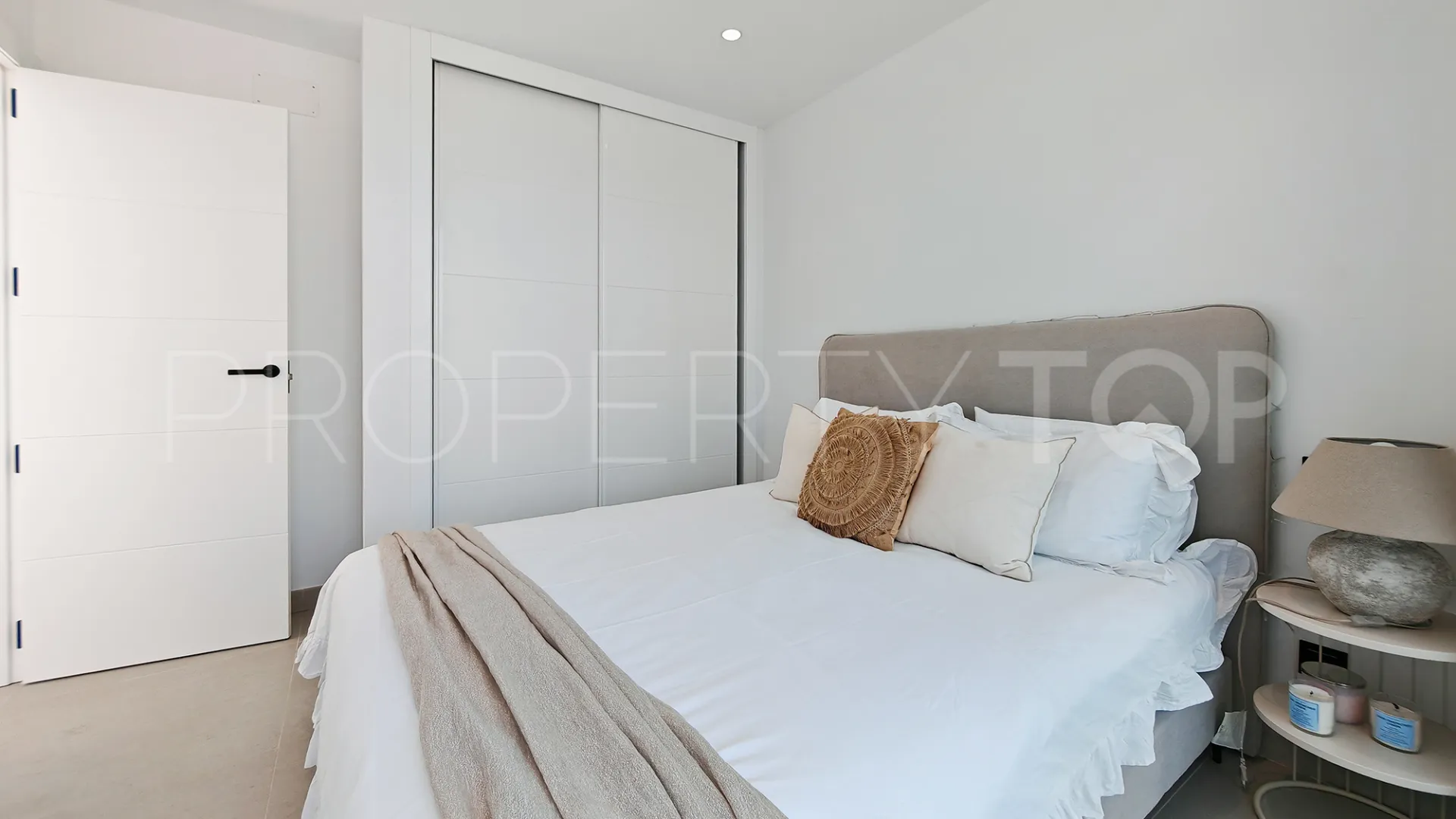Villa en venta en Estepona