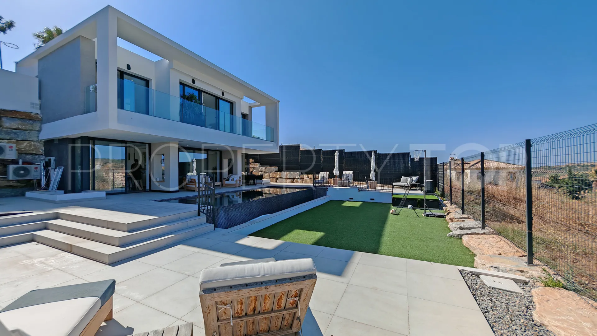 Villa en venta en Estepona