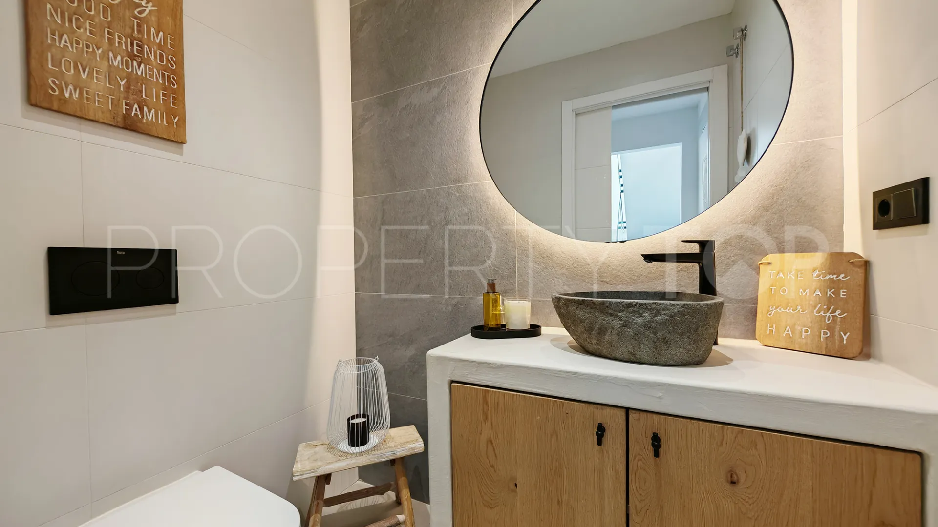 Villa en venta en Estepona