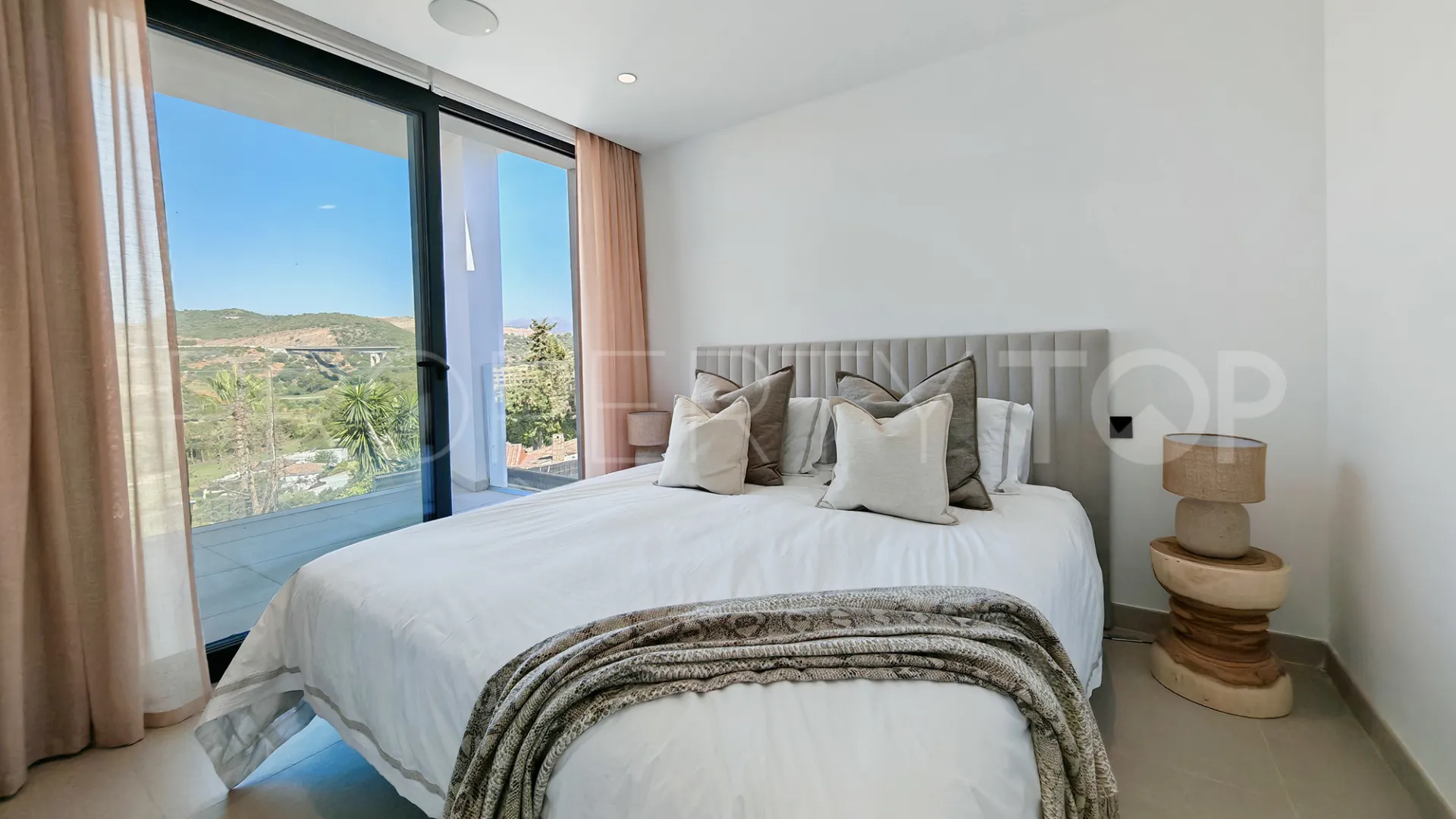 Villa en venta en Estepona