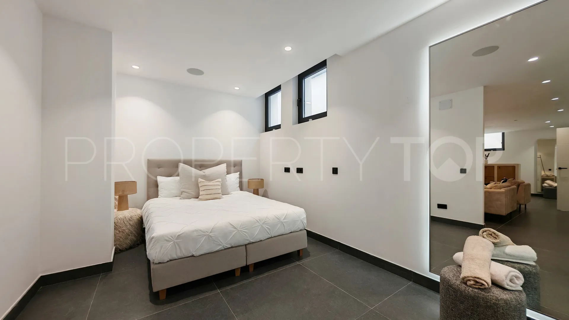 Villa en venta en Estepona