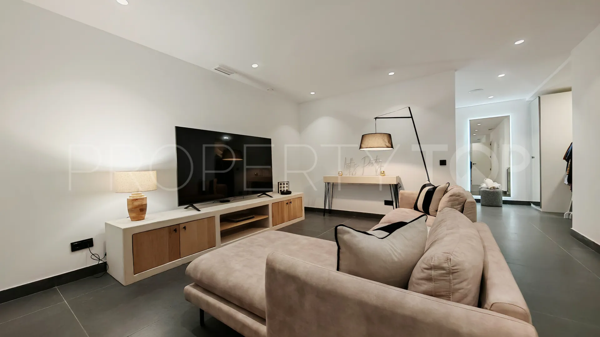 Villa en venta en Estepona