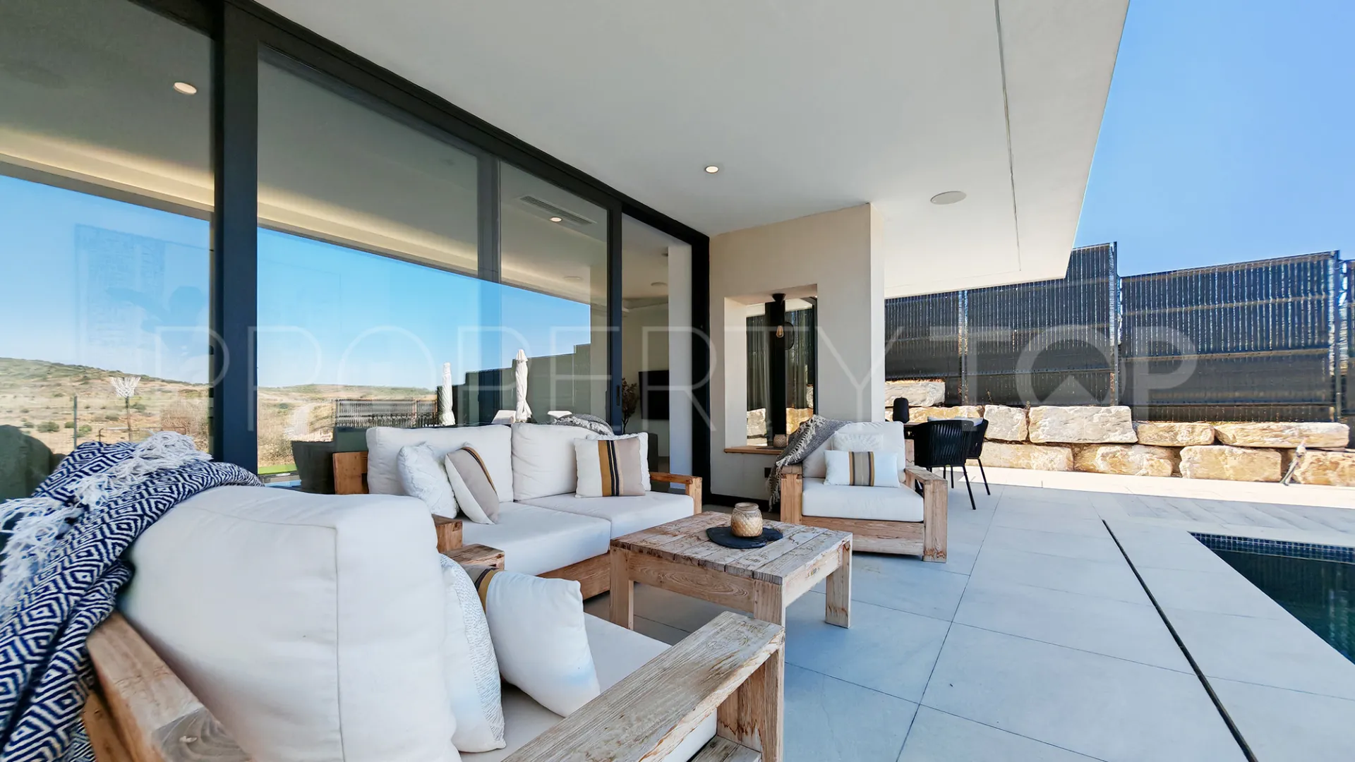 Villa en venta en Estepona
