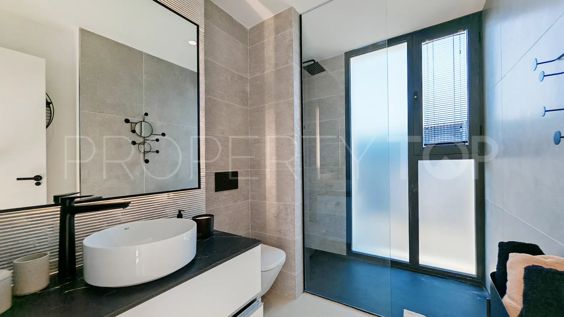 Villa en venta en Estepona