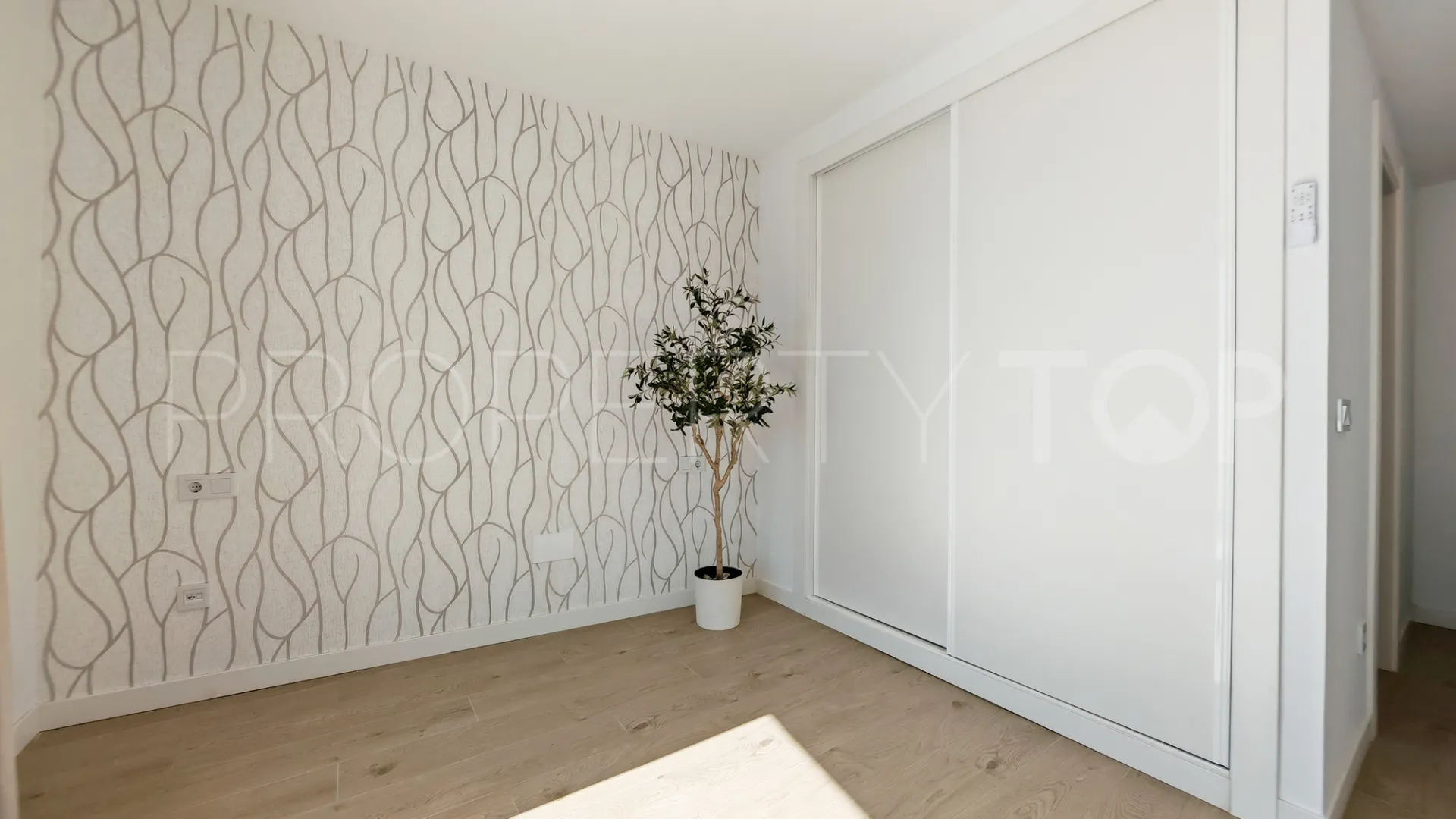 Estepona 2 bedrooms apartment for sale