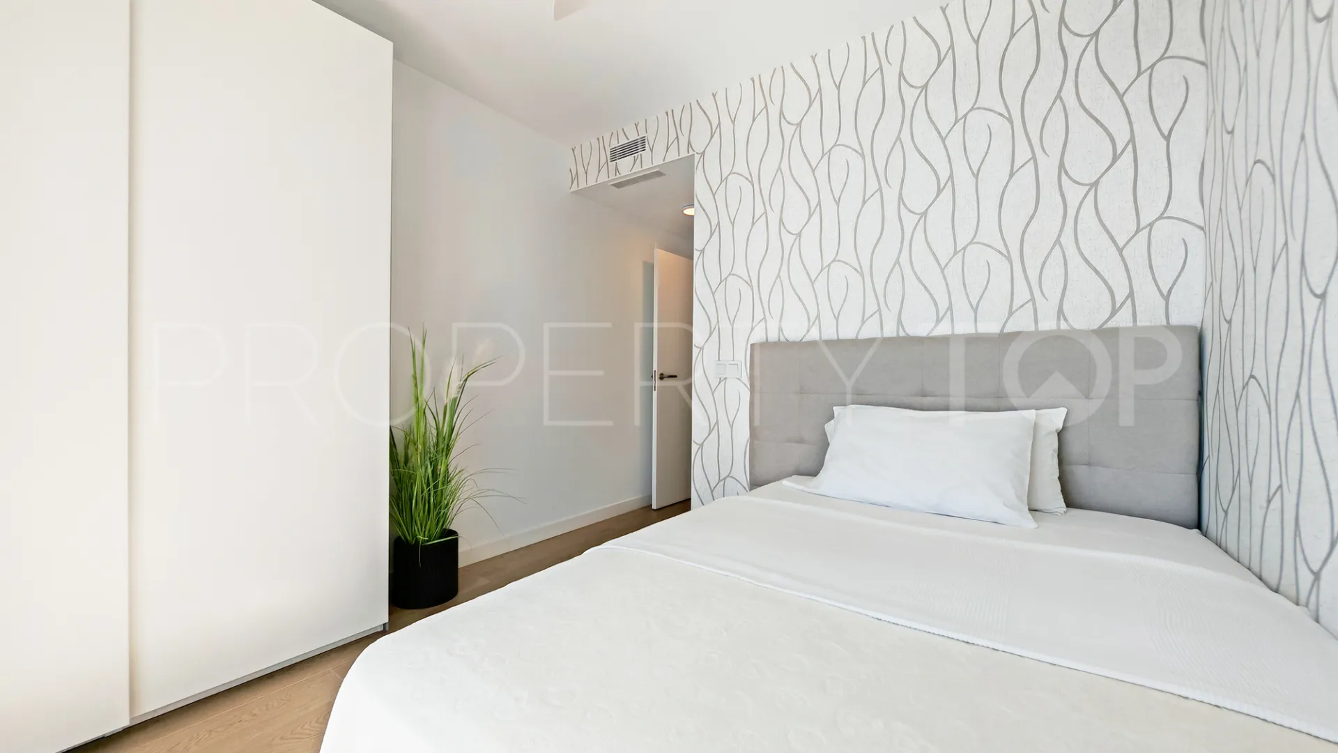 Estepona 2 bedrooms apartment for sale