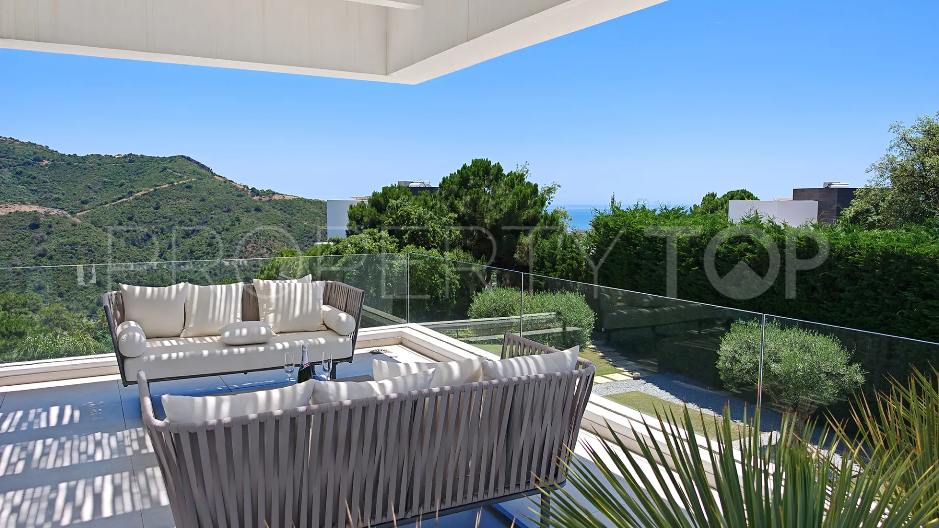 Monte Mayor villa for sale