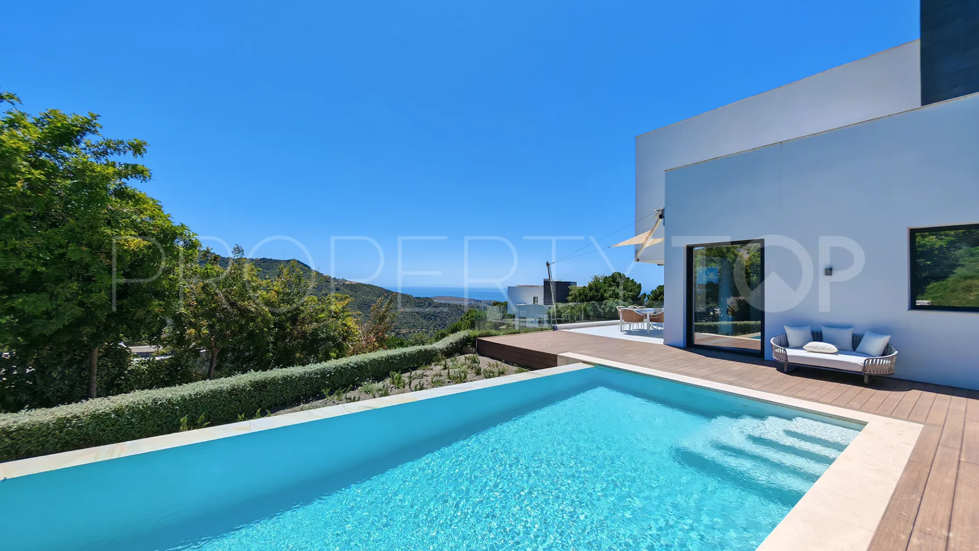 Monte Mayor villa for sale