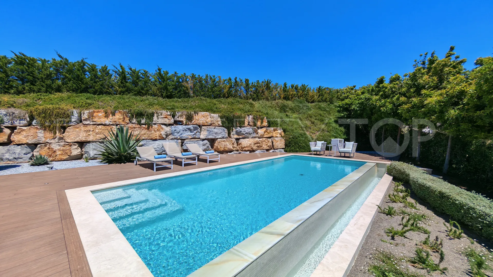 Monte Mayor villa for sale