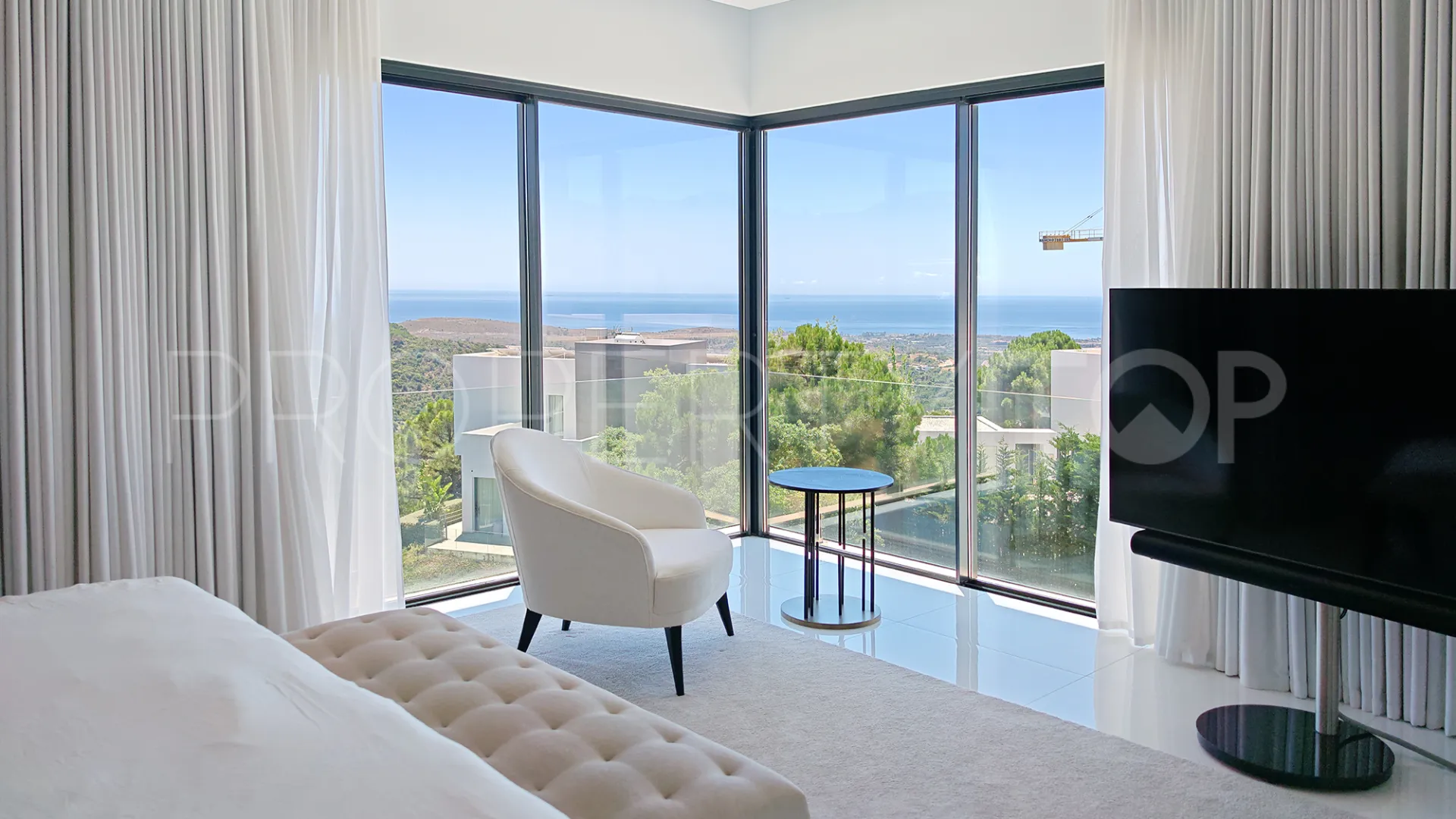 Monte Mayor villa for sale