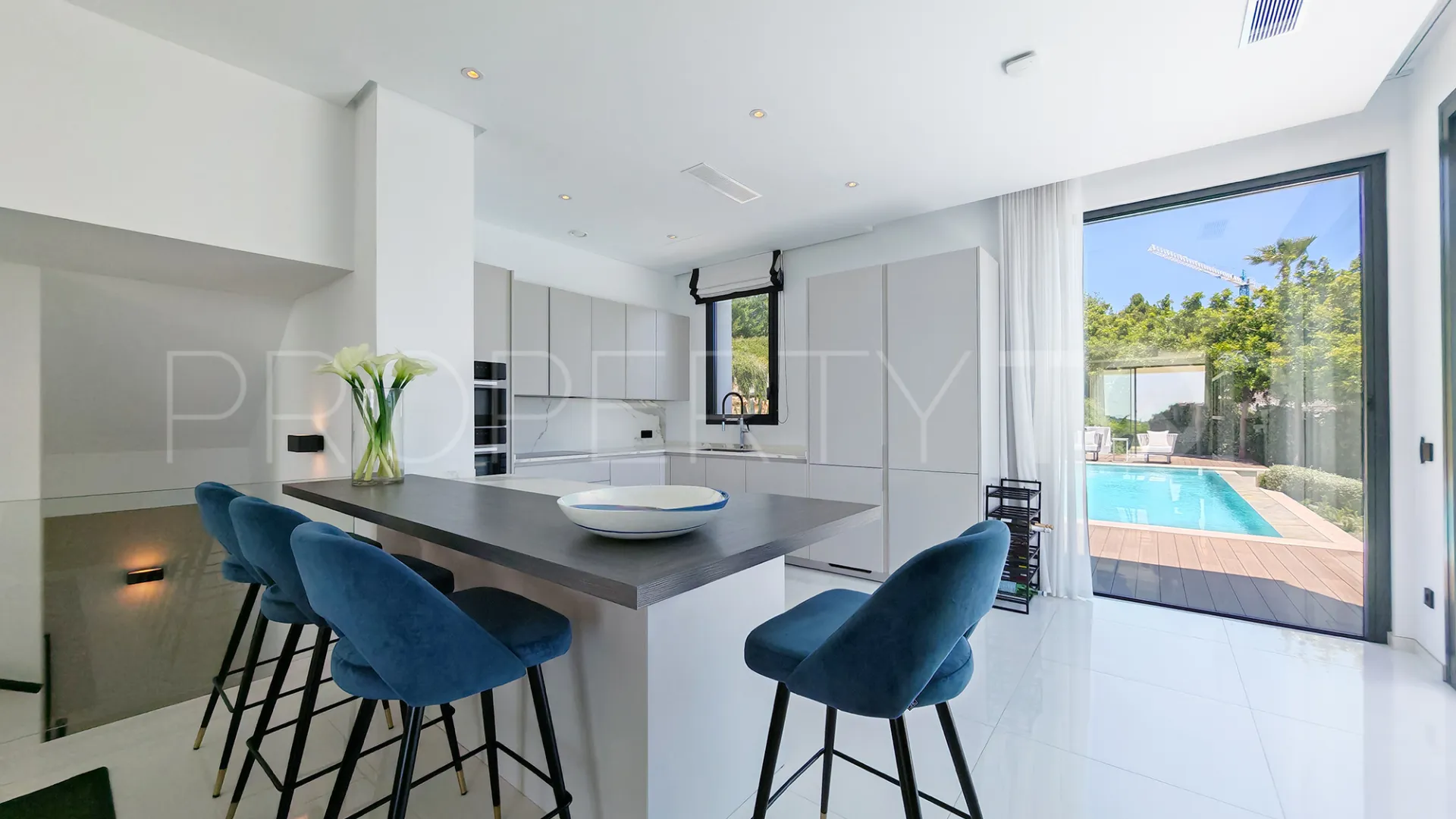 Monte Mayor villa for sale