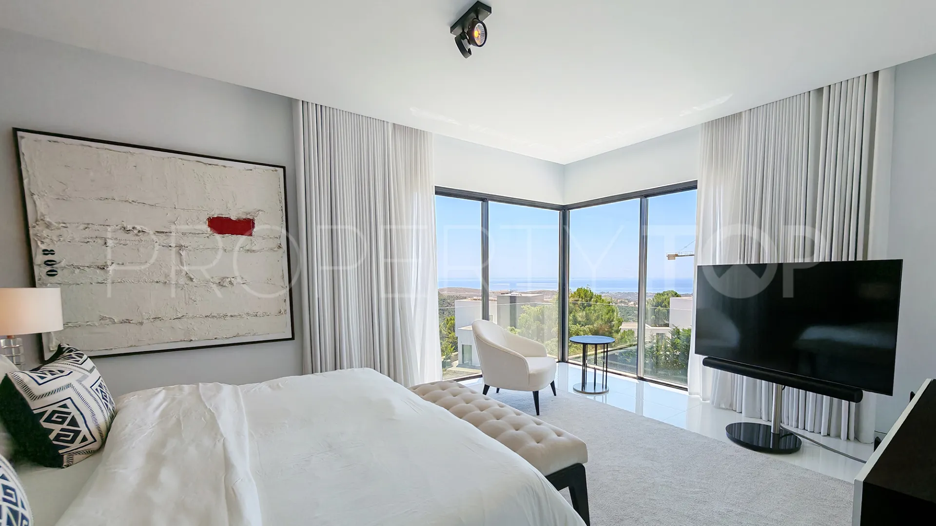 Monte Mayor villa for sale