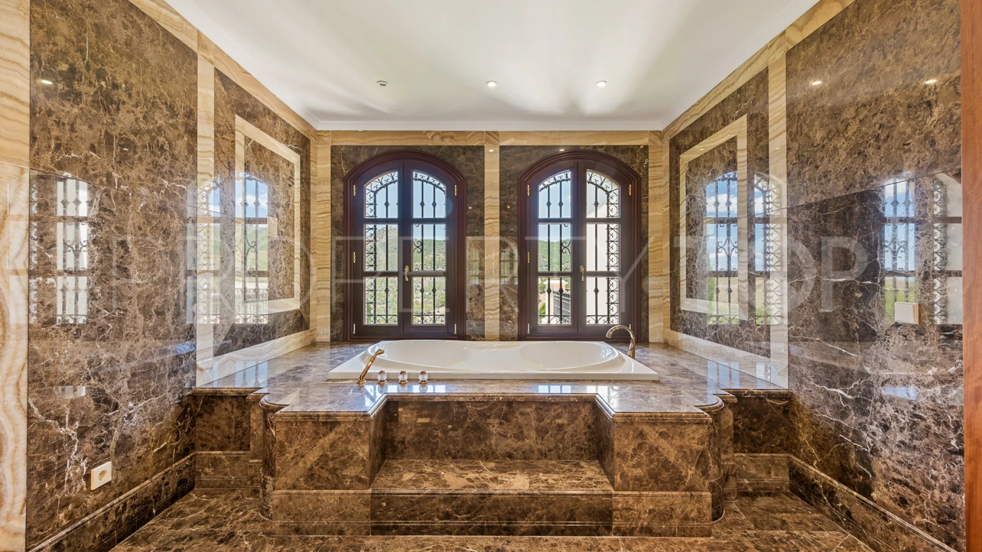 Villa a la venta en La Zagaleta con 10 dormitorios