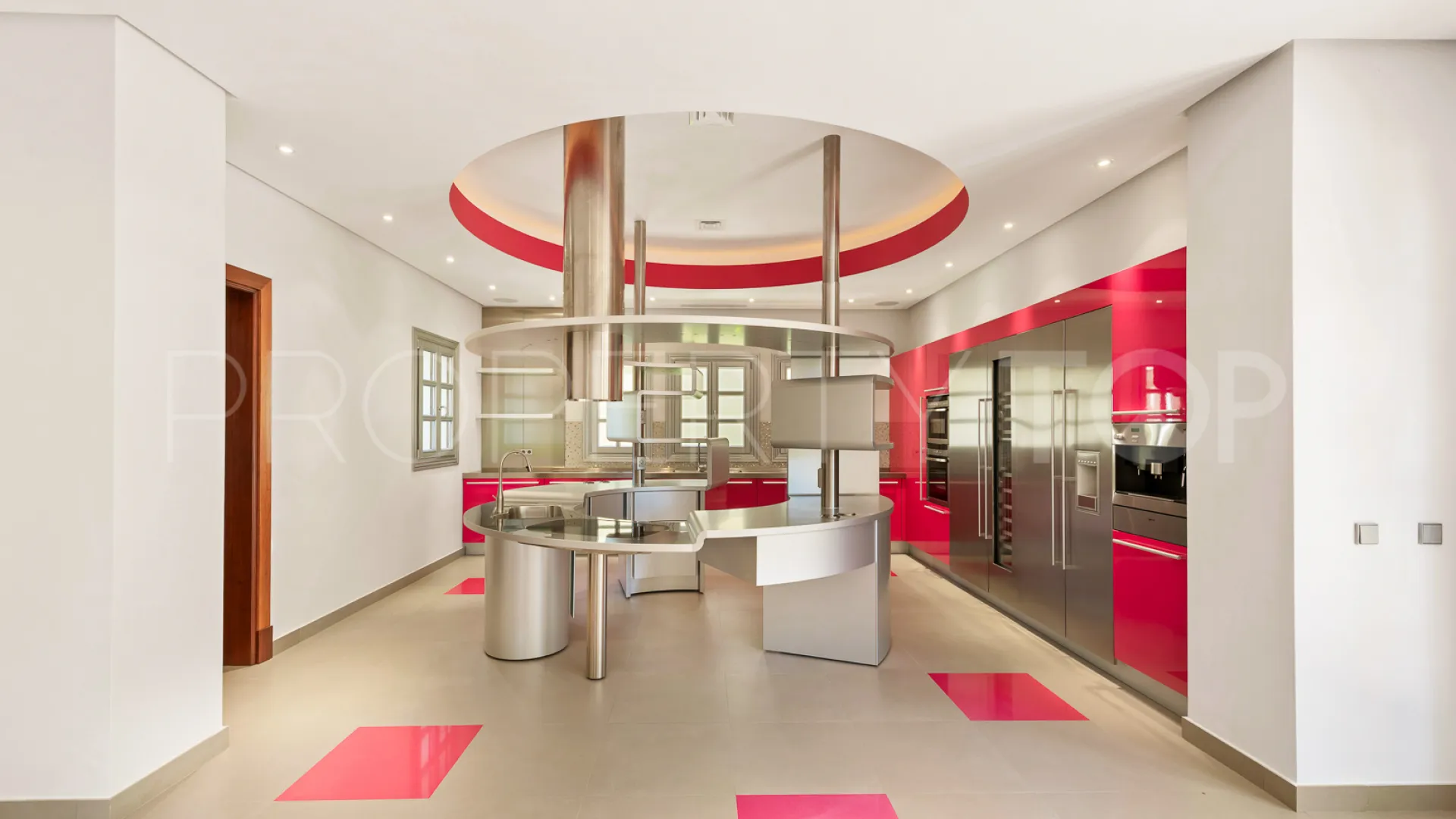 Villa a la venta en La Zagaleta con 10 dormitorios
