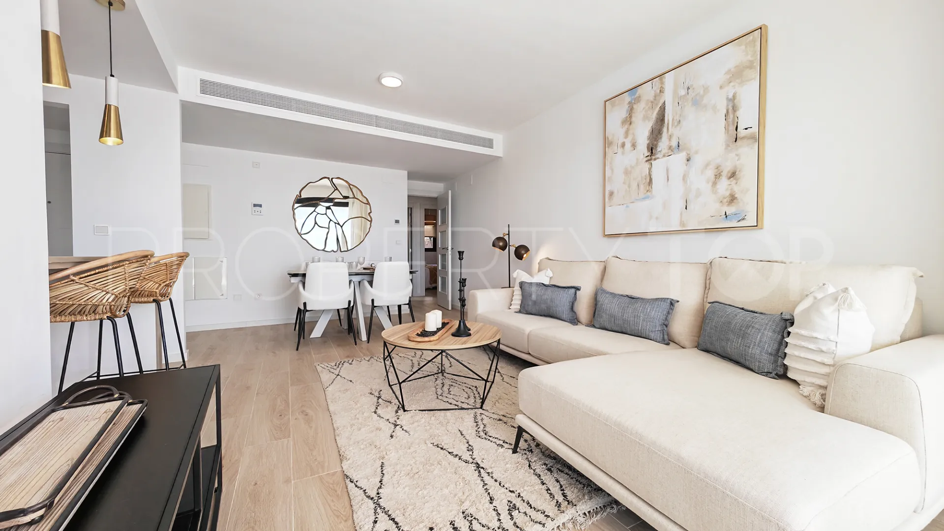 Comprar apartamento planta baja en Estepona de 3 dormitorios