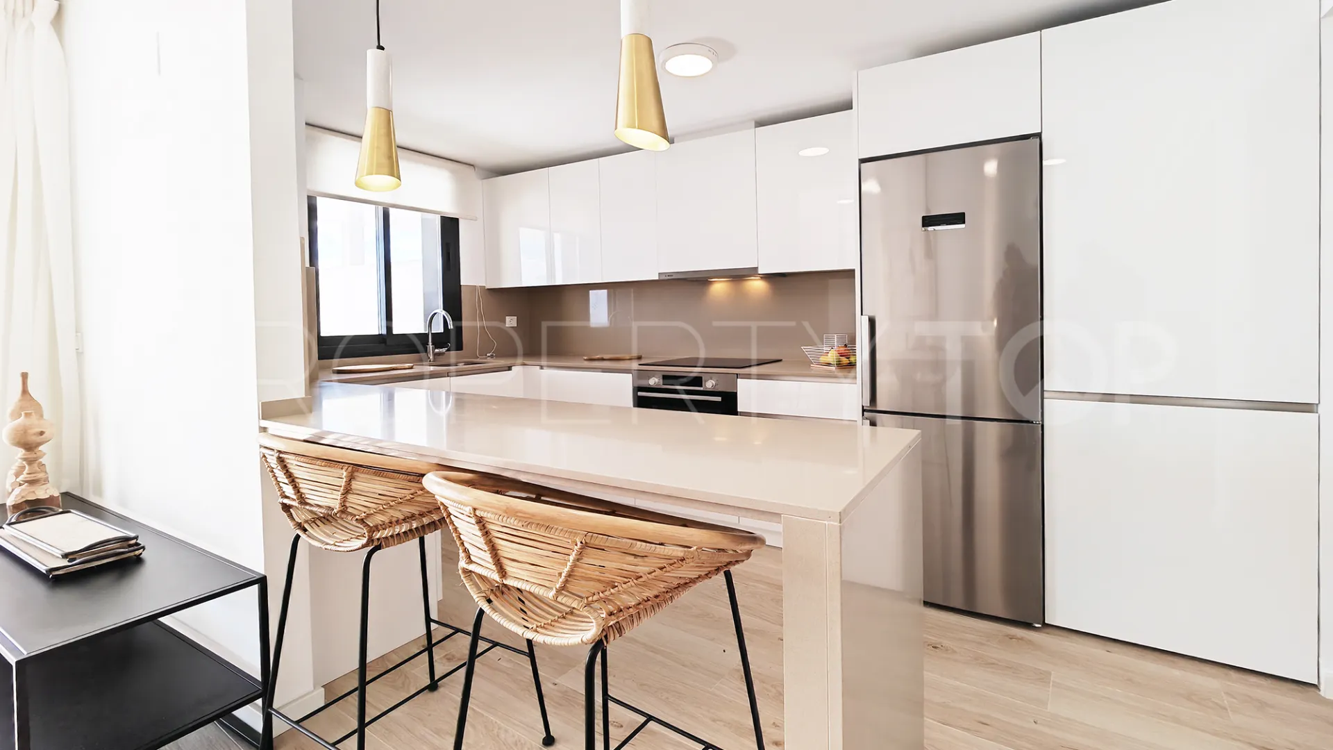 Comprar apartamento planta baja en Estepona de 3 dormitorios