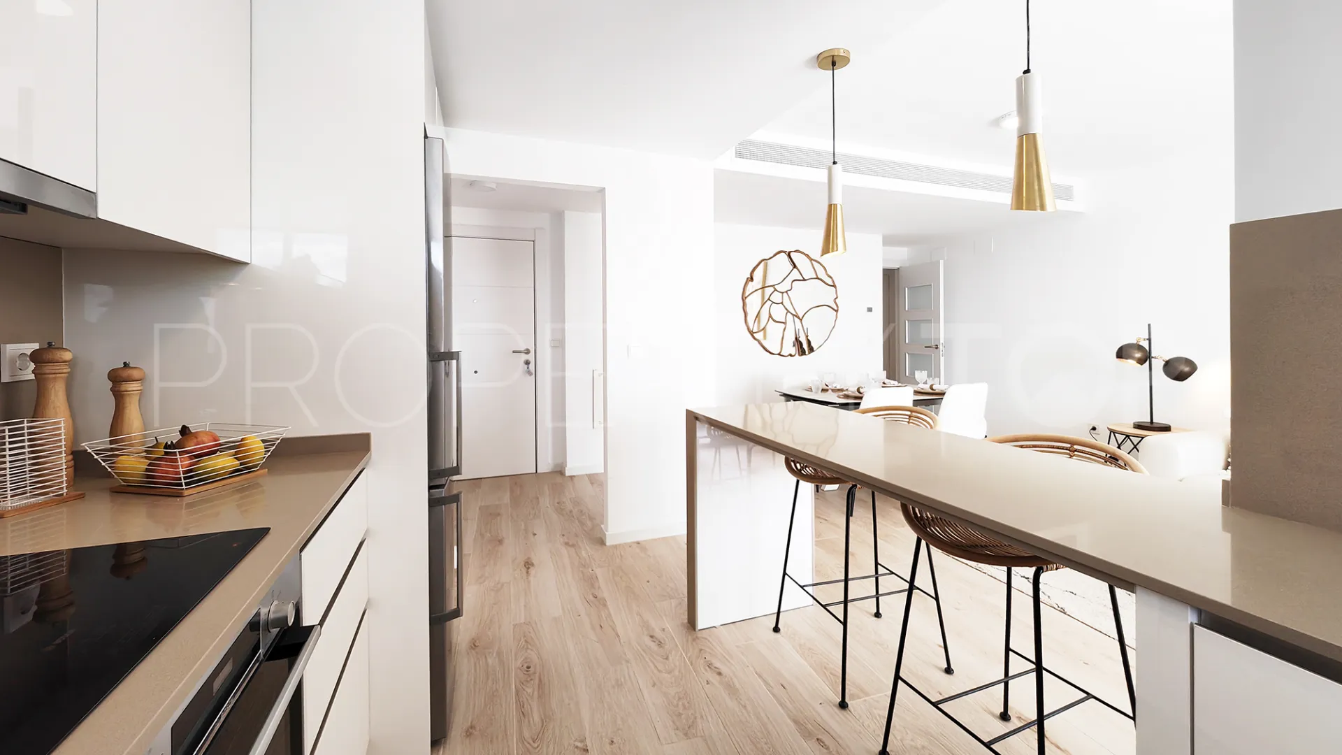 Comprar apartamento planta baja en Estepona de 3 dormitorios