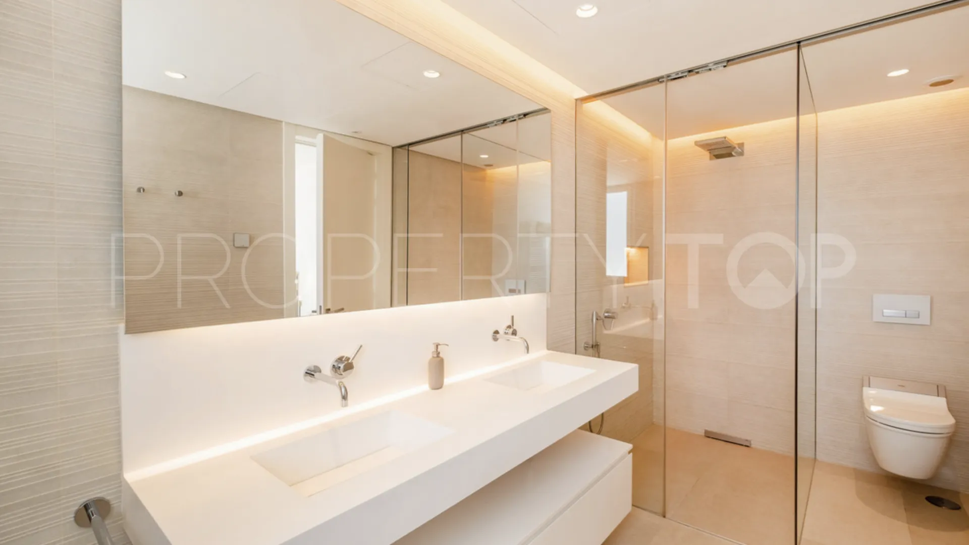 Penthouse for sale in Palo Alto with 3 bedrooms