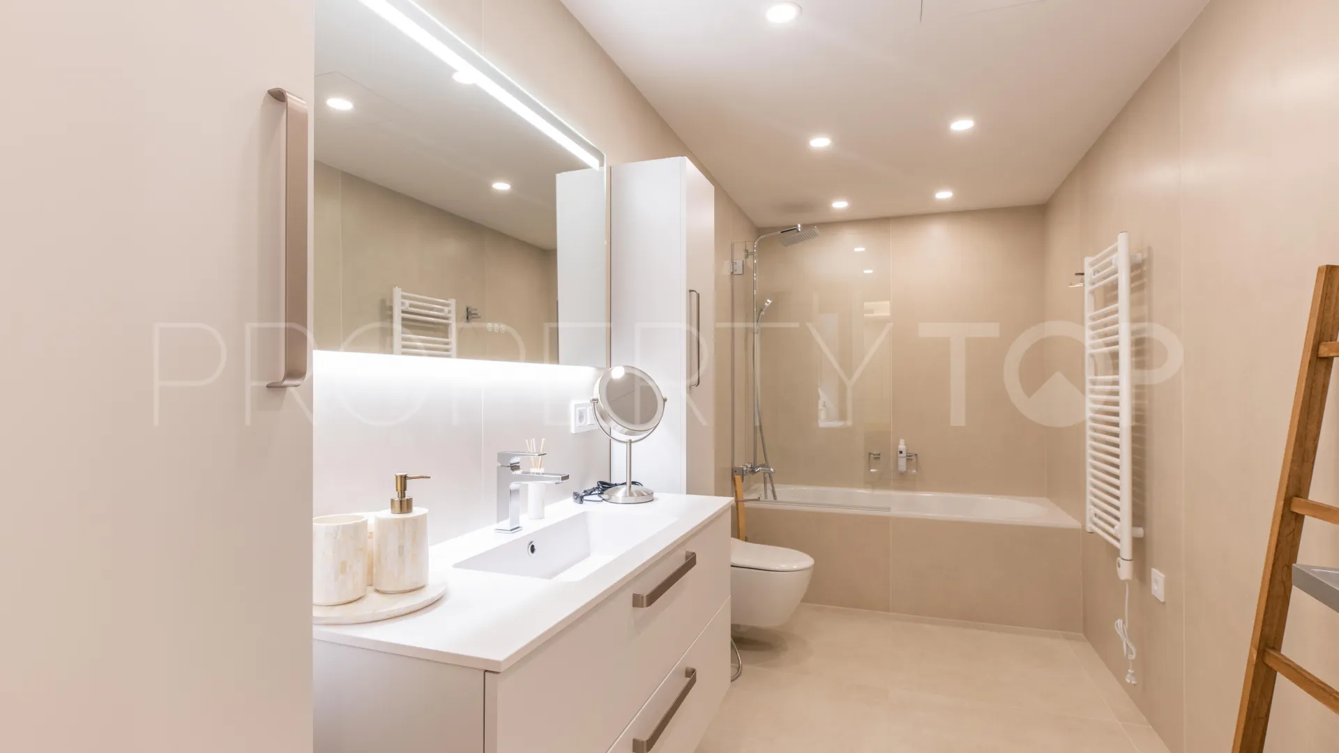 Apartamento en venta en 9 Lions Residences