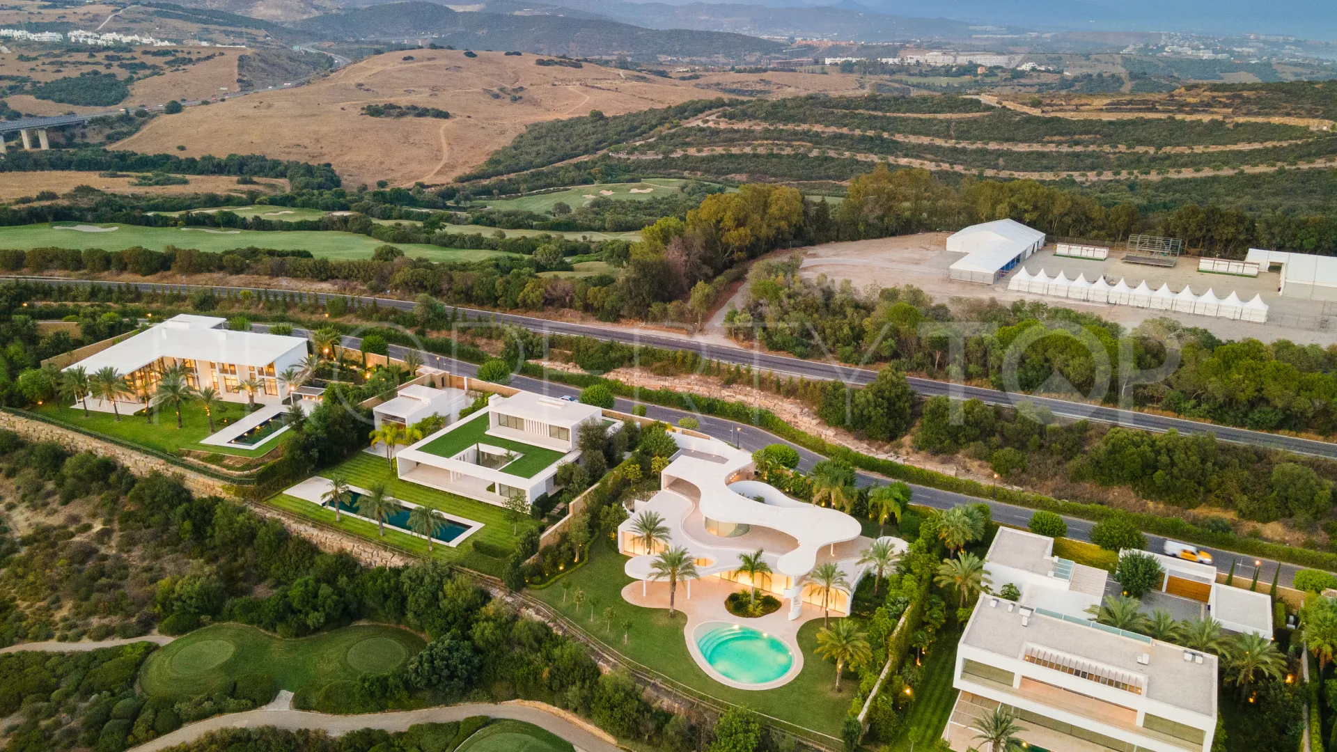 Villa de 4 dormitorios en venta en Finca Cortesin