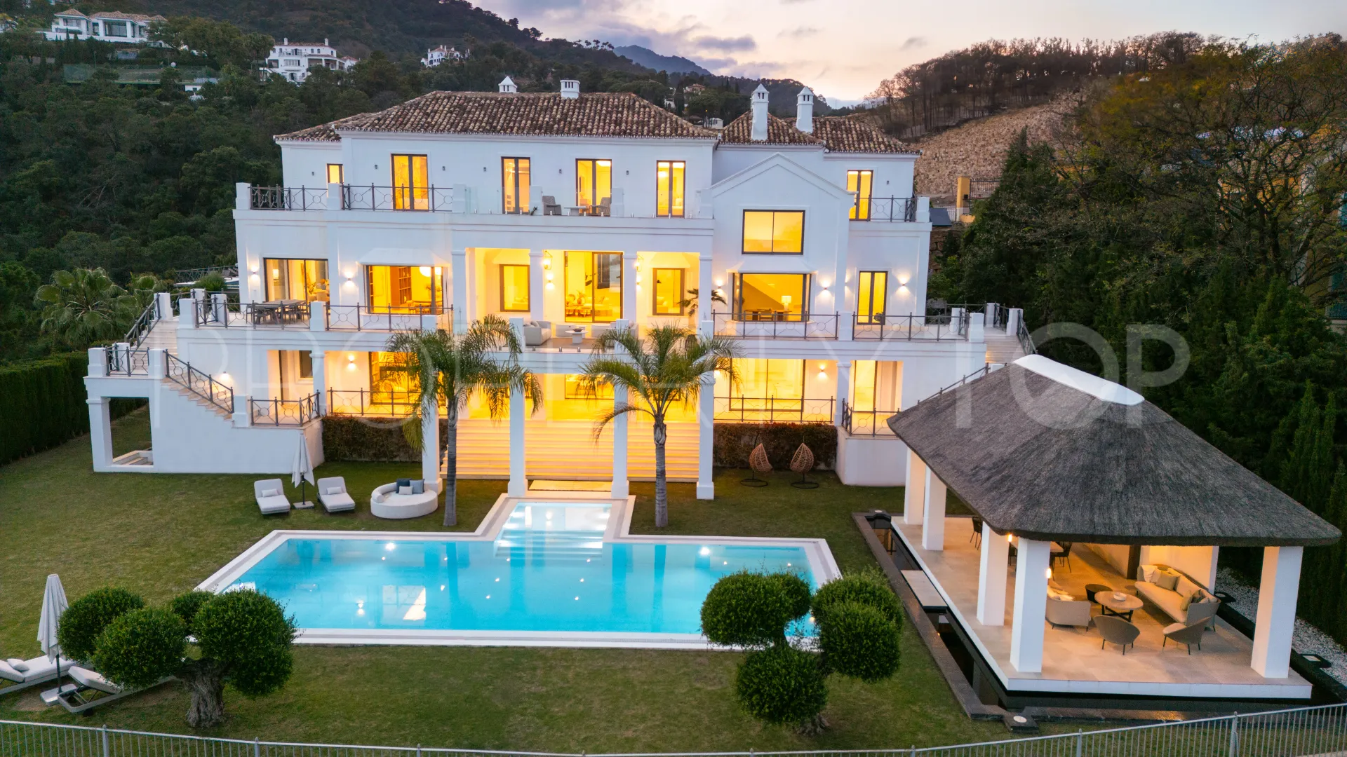 For sale villa with 5 bedrooms in El Madroñal