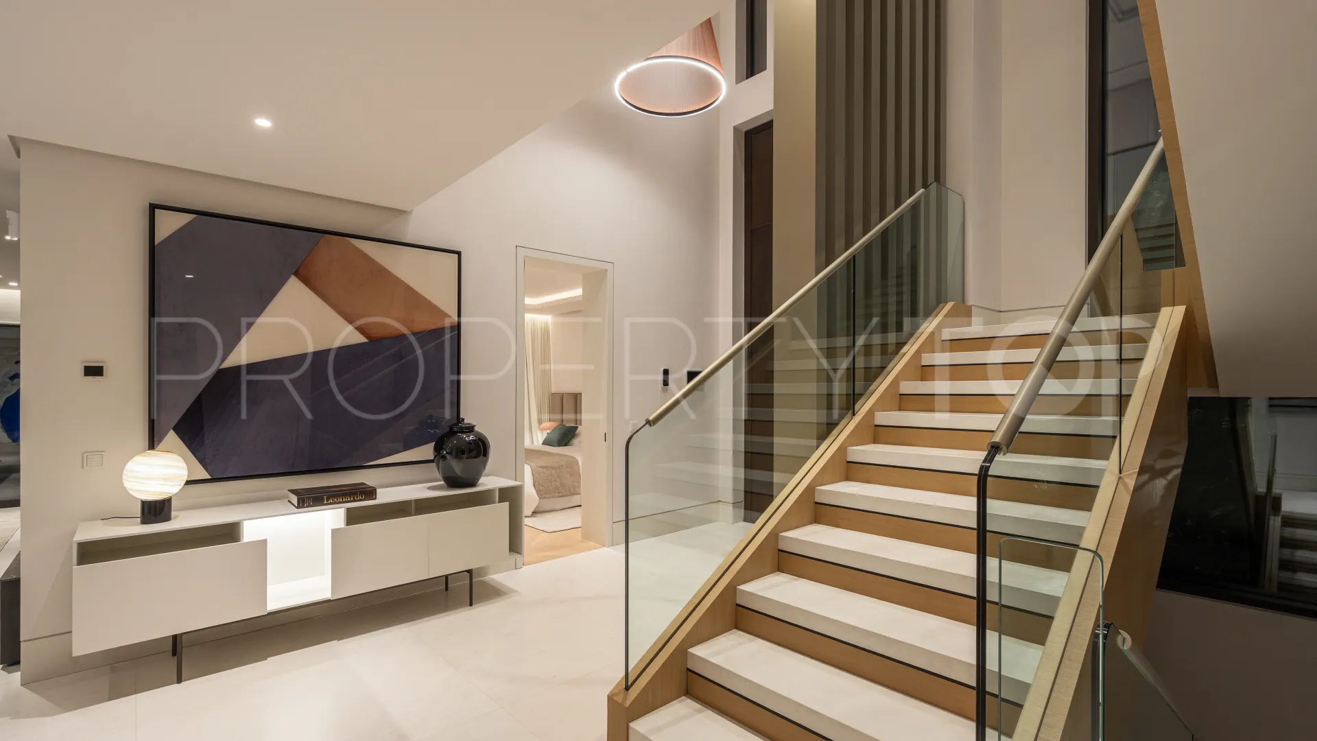 5 bedrooms Marbella Hill Club villa for sale