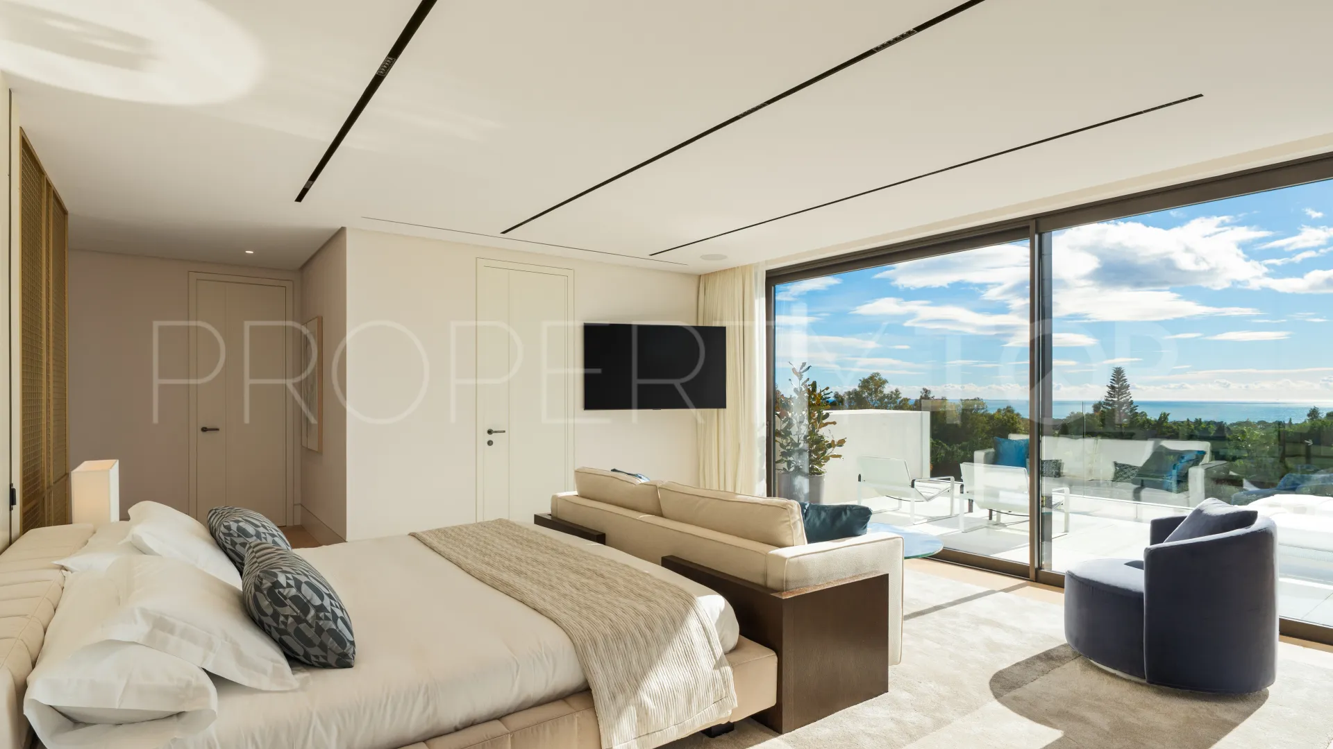 5 bedrooms Marbella Hill Club villa for sale