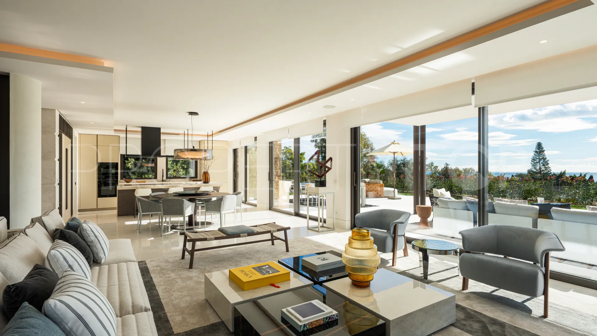5 bedrooms Marbella Hill Club villa for sale