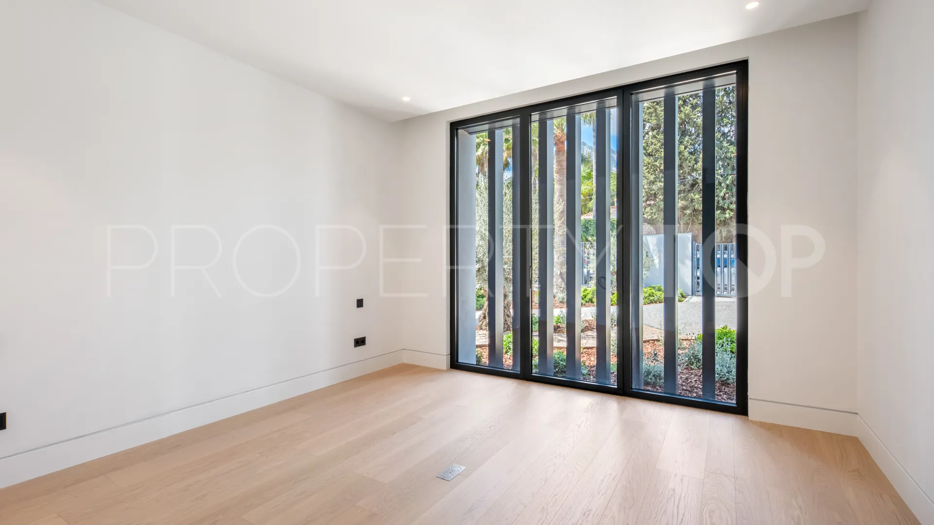 Villa en venta en Rocio de Nagüeles con 6 dormitorios