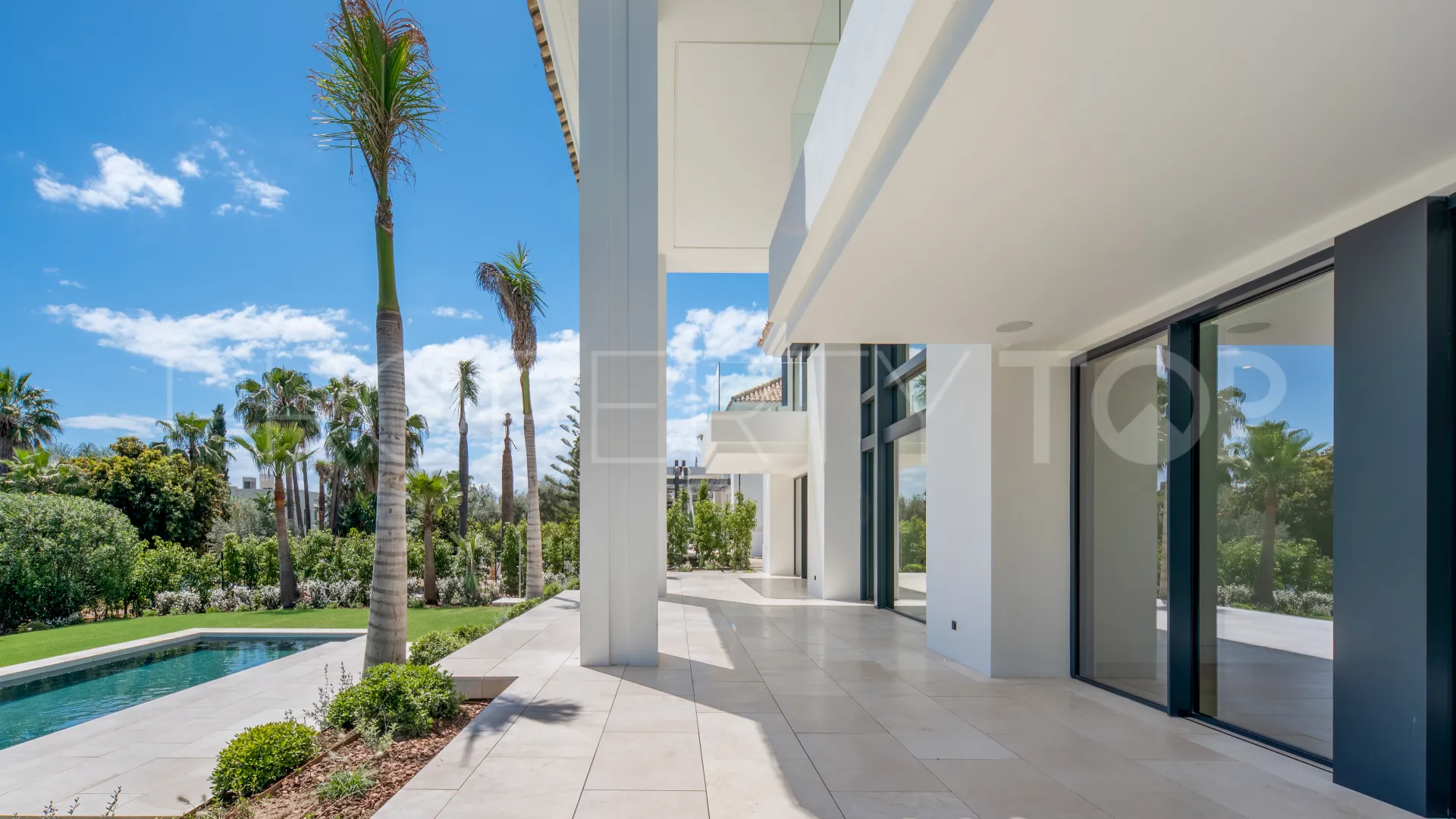 Villa en venta en Rocio de Nagüeles con 6 dormitorios