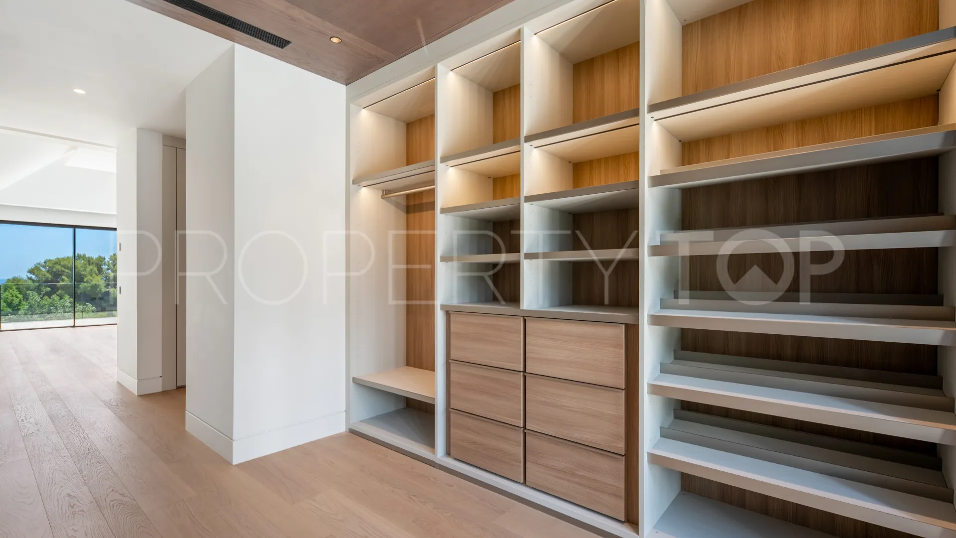 Villa en venta en Rocio de Nagüeles con 6 dormitorios