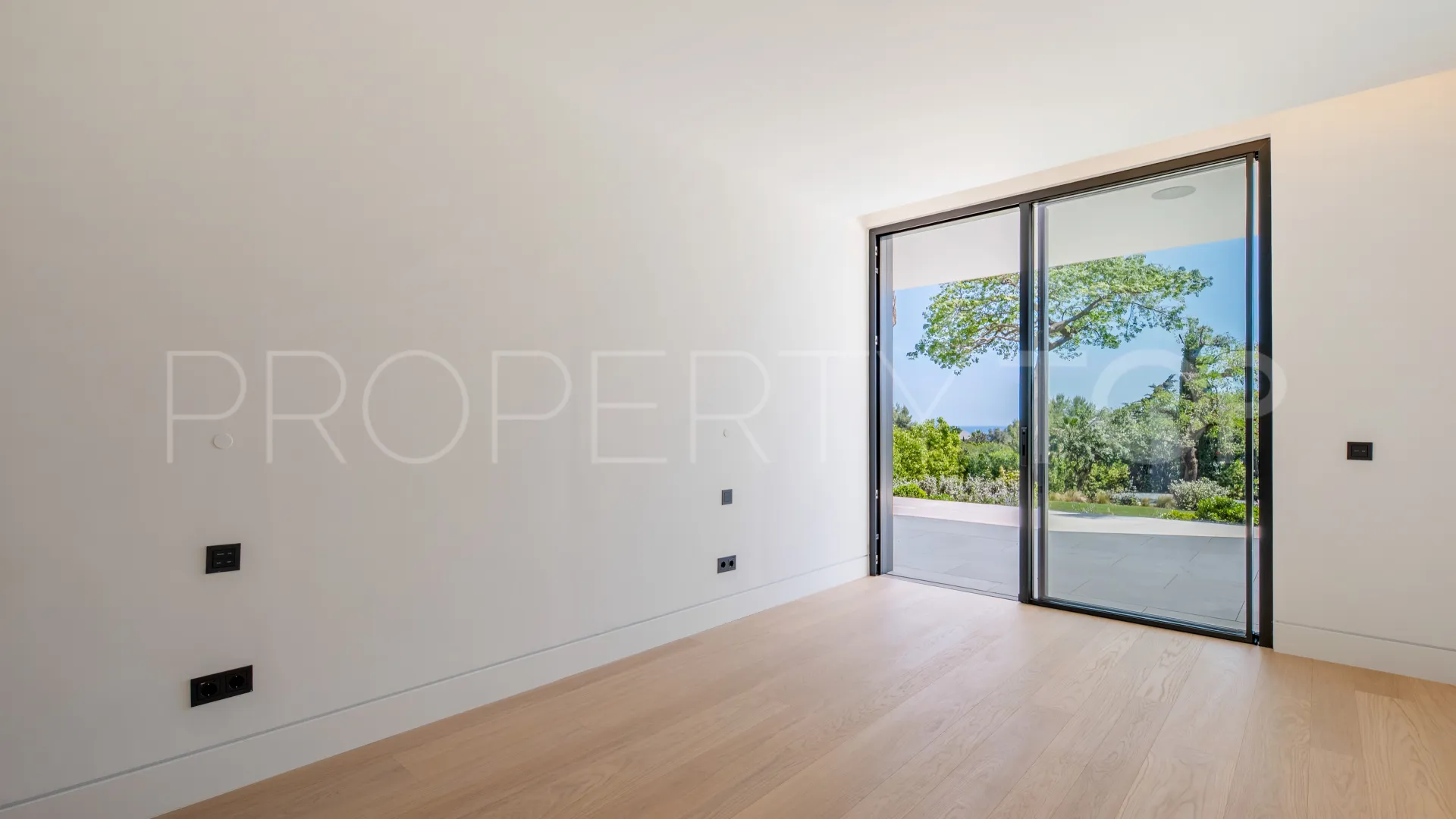 Villa en venta en Rocio de Nagüeles con 6 dormitorios