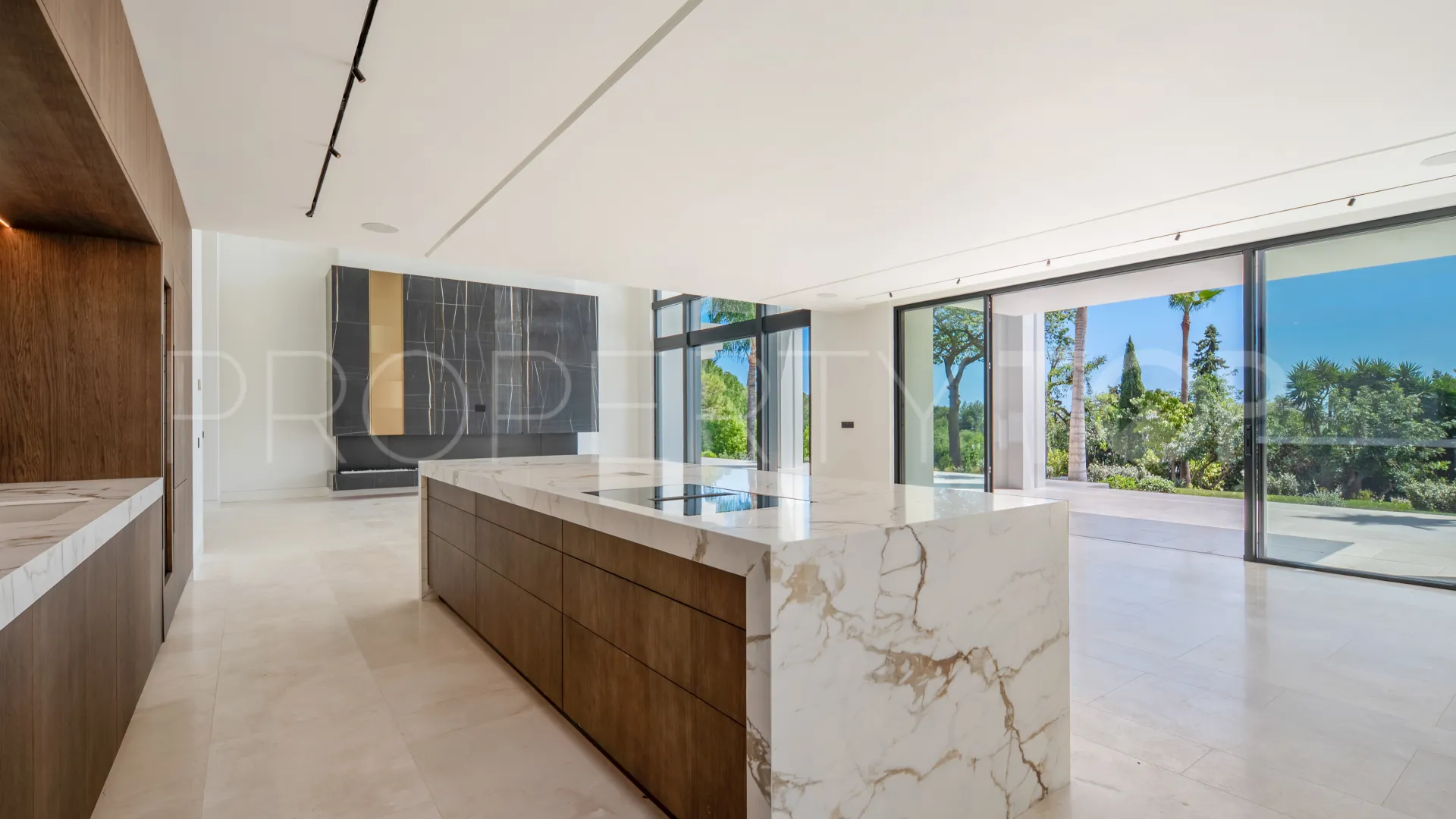 Villa en venta en Rocio de Nagüeles con 6 dormitorios