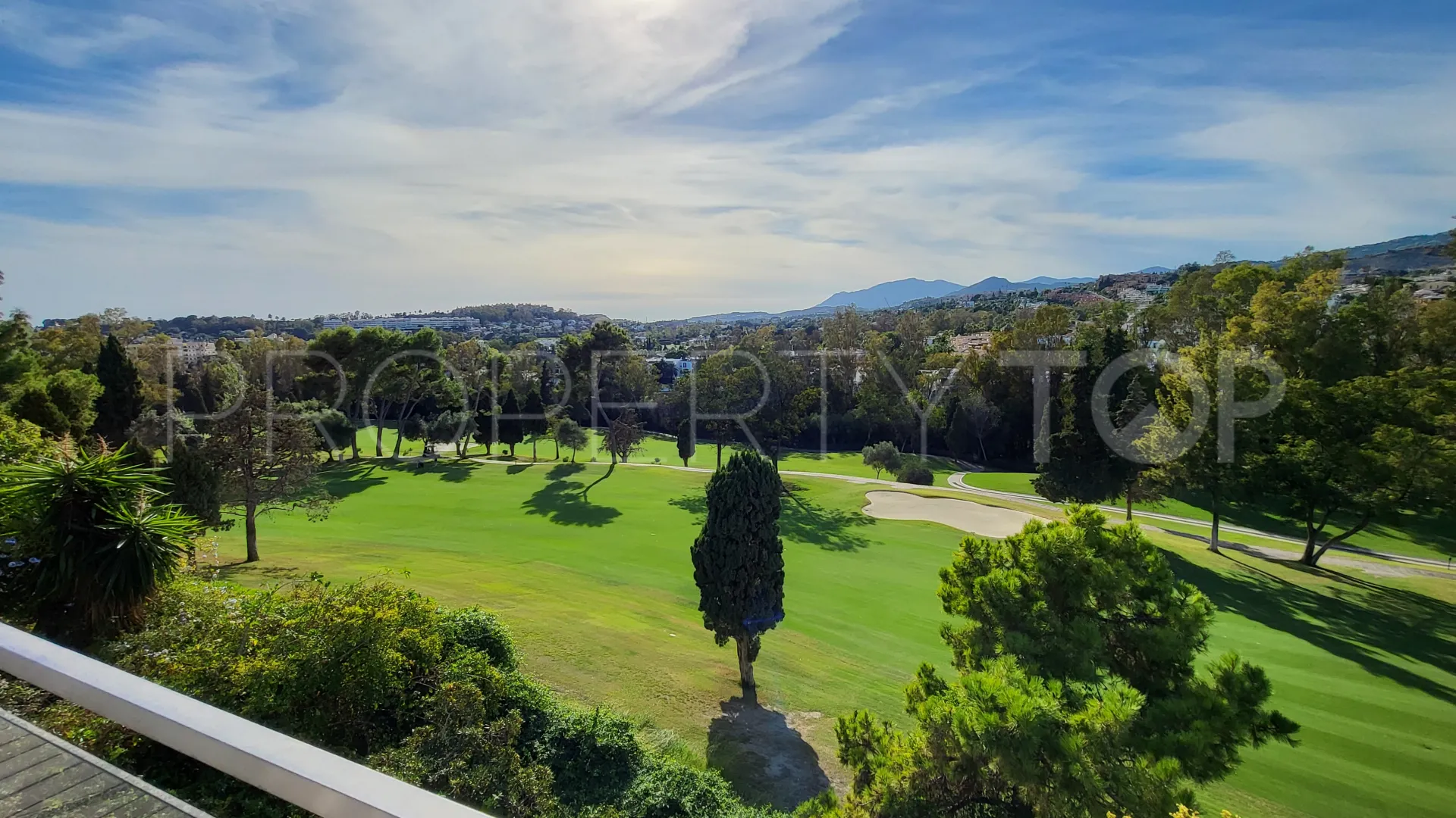 Villa en venta de 5 dormitorios en Aloha