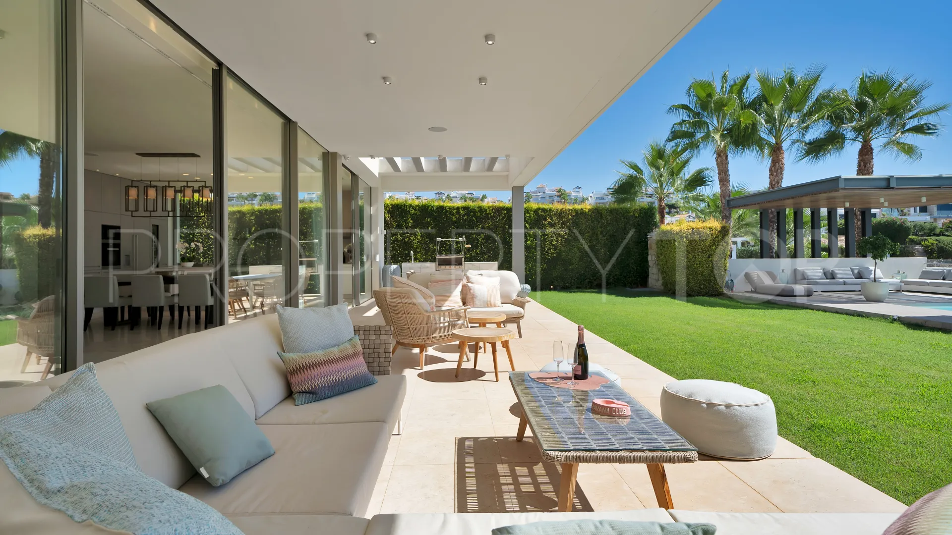 Villa en venta con 5 dormitorios en La Alqueria