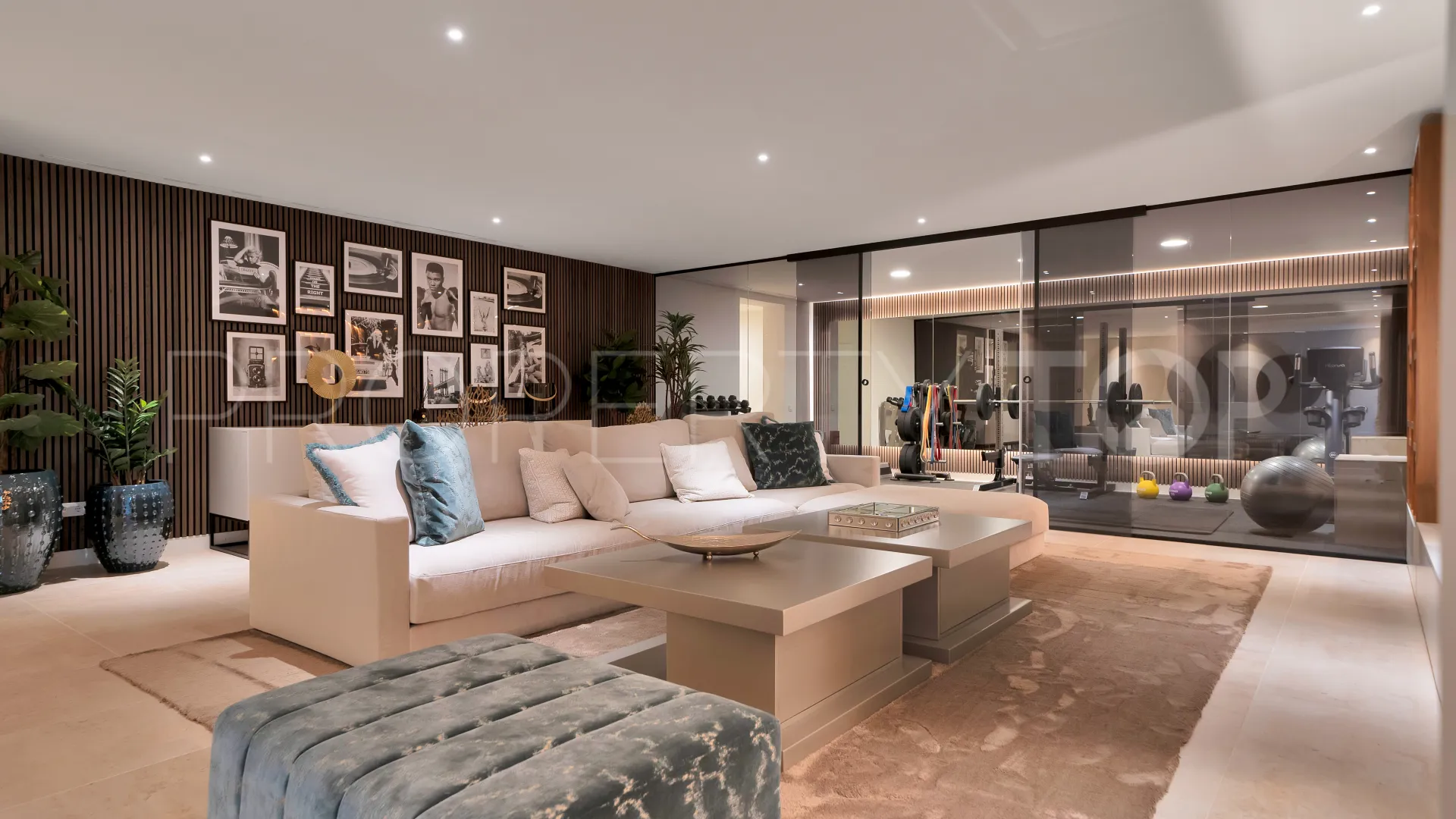 Villa en venta con 5 dormitorios en La Alqueria