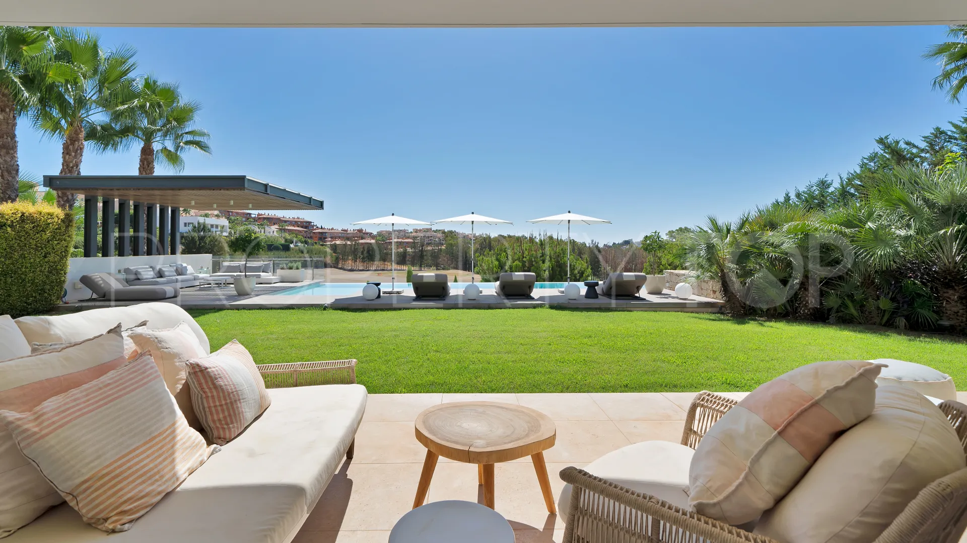 Villa en venta con 5 dormitorios en La Alqueria