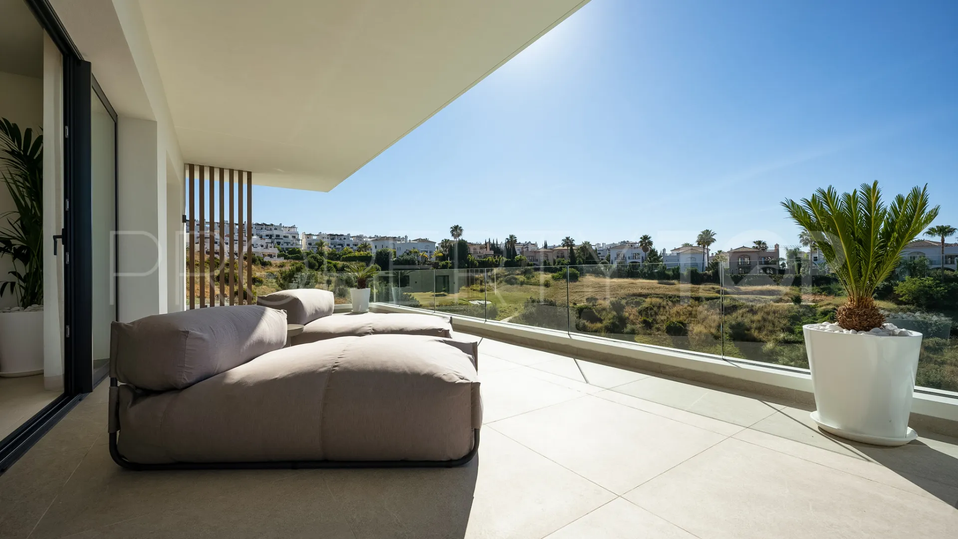 For sale villa in New Golden Mile