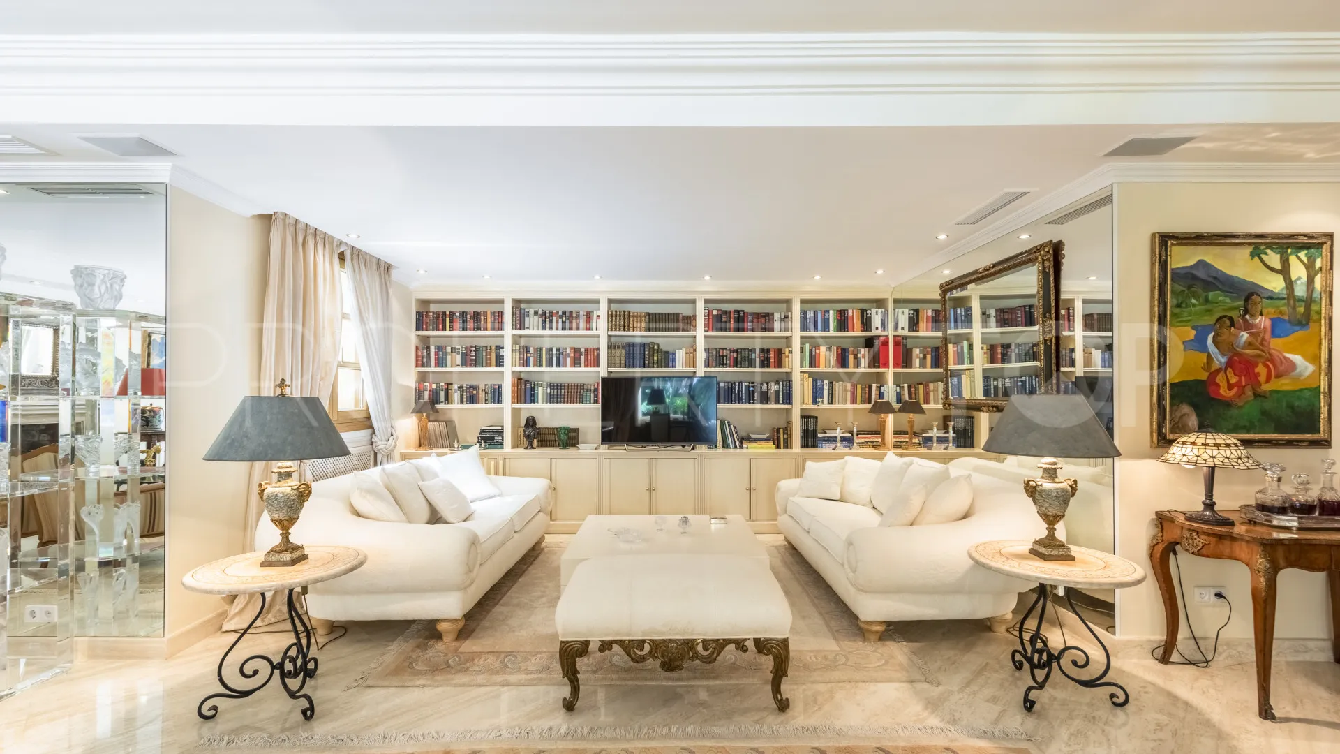 Nueva Andalucia, villa de 4 dormitorios en venta