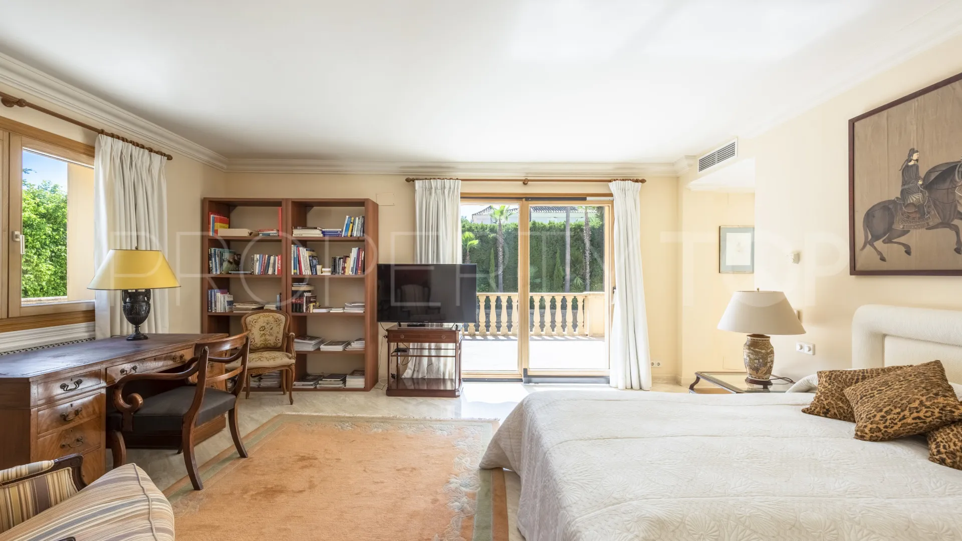 Nueva Andalucia, villa de 4 dormitorios en venta