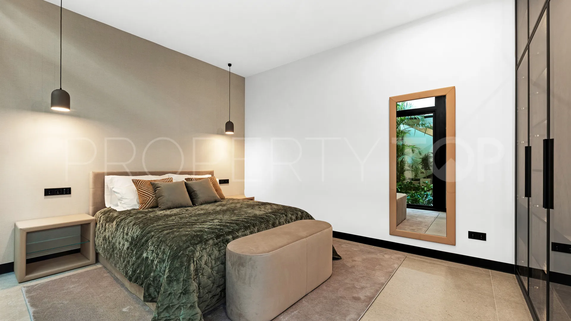 For sale villa in El Madroñal with 6 bedrooms
