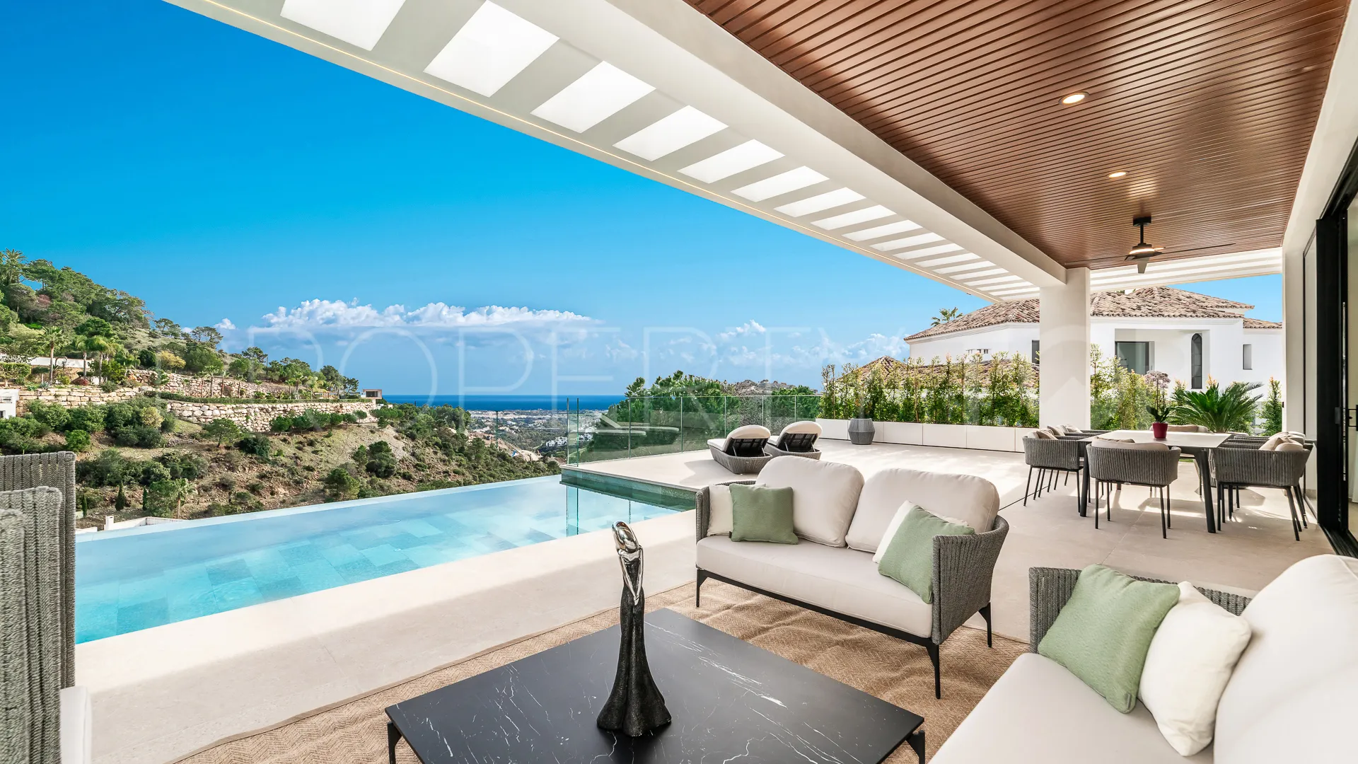 For sale villa in El Madroñal with 6 bedrooms